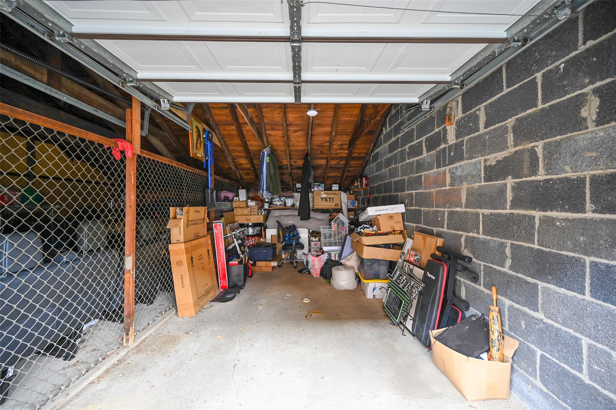 #20 photo, 69-27 210 Street, كوينز Oakland Gardens , NY 11364