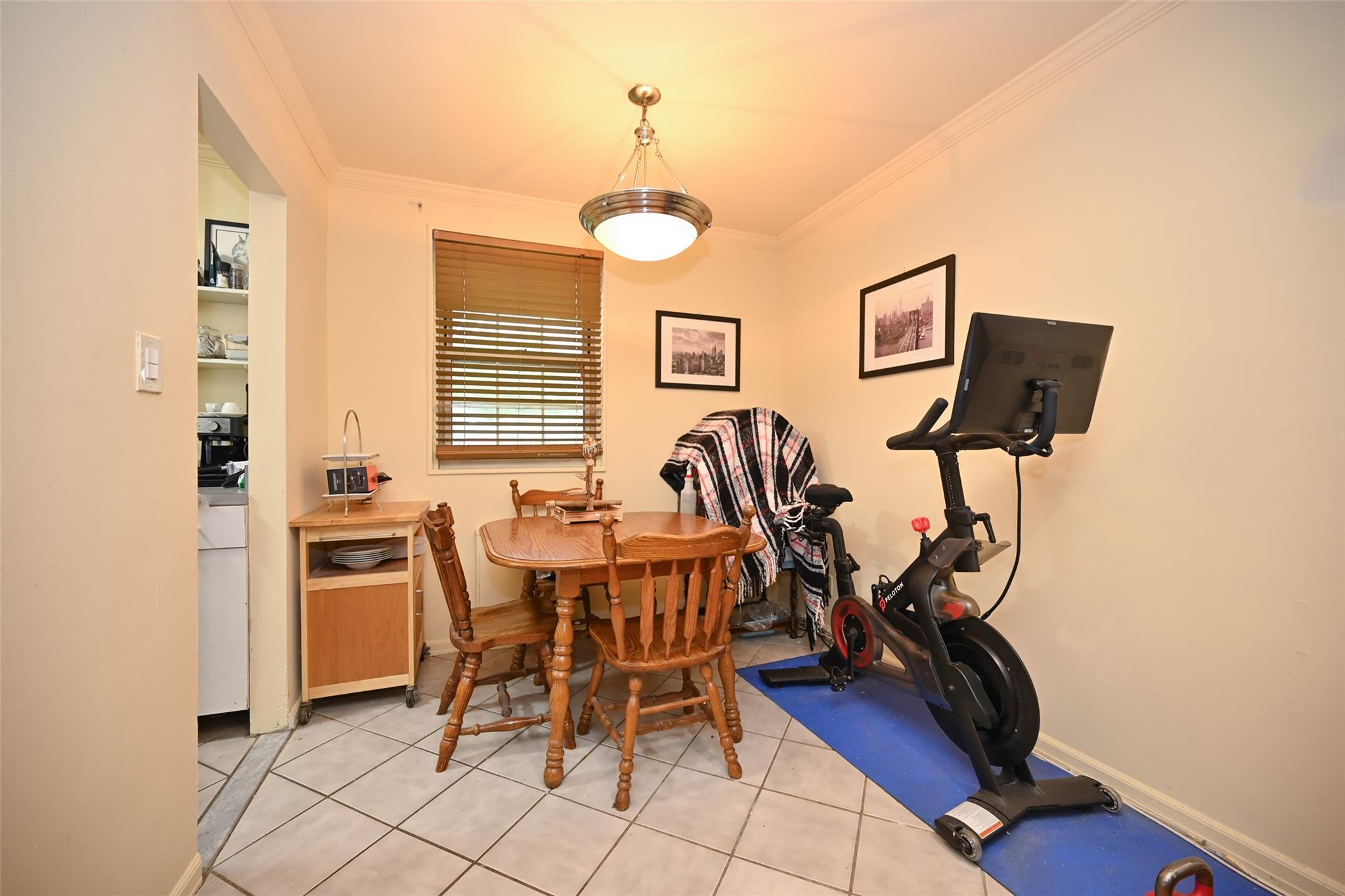 #4 photo, 69-27 210 Street, كوينز Oakland Gardens , NY 11364