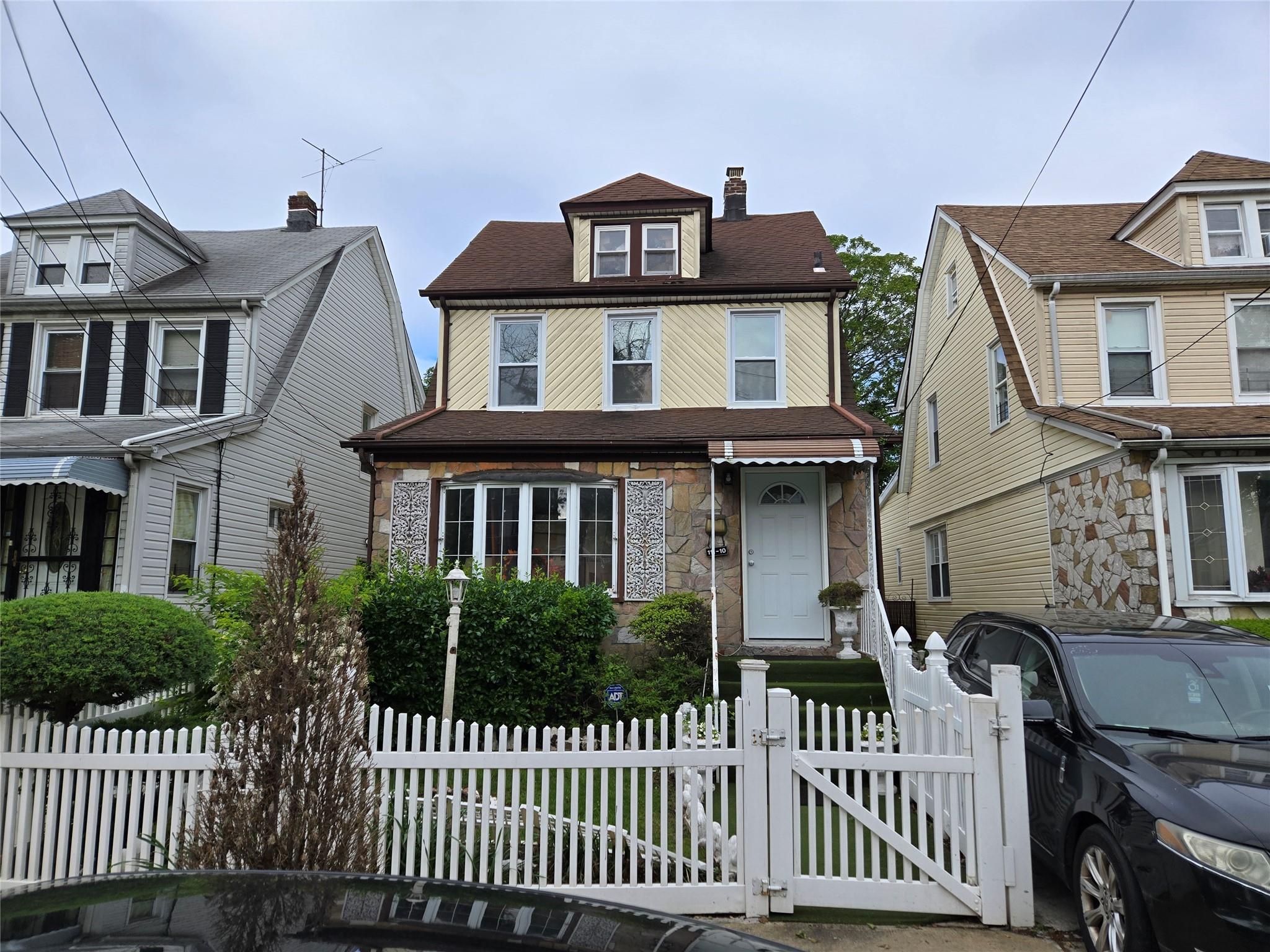 #1 photo, 111-10 204th Street, クイーンズ区 Saint Albans , NY 11412