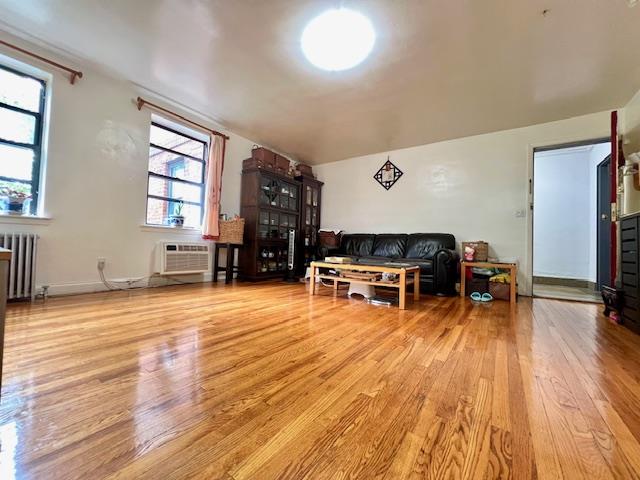 #1 photo, 215-19 48 Avenue, 뉴욕퀸즈 베이사이드 Bayside , NY 11364