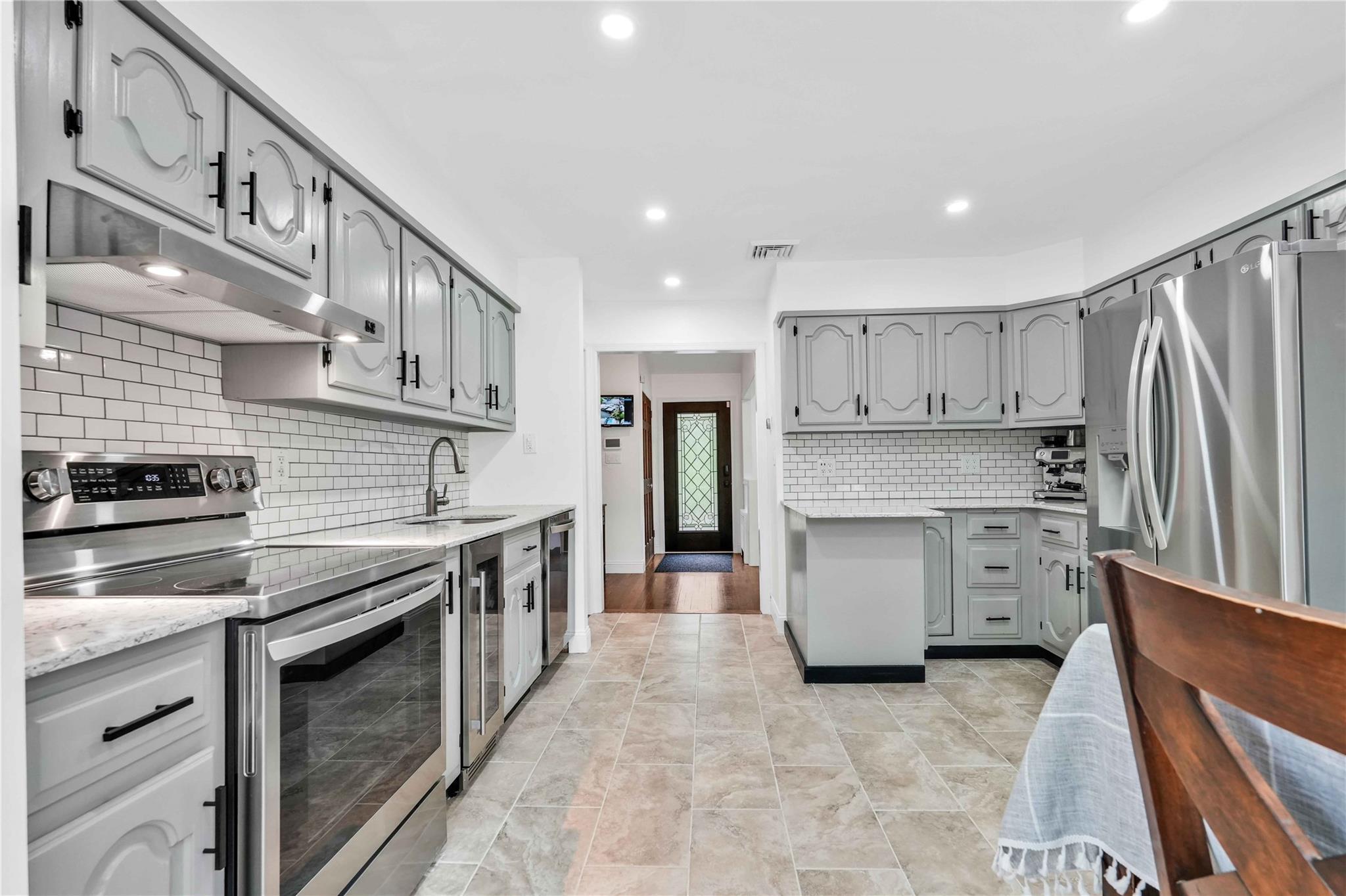 #9 photo, 69 Bankside Drive, سوفولك Centerport , NY 11721