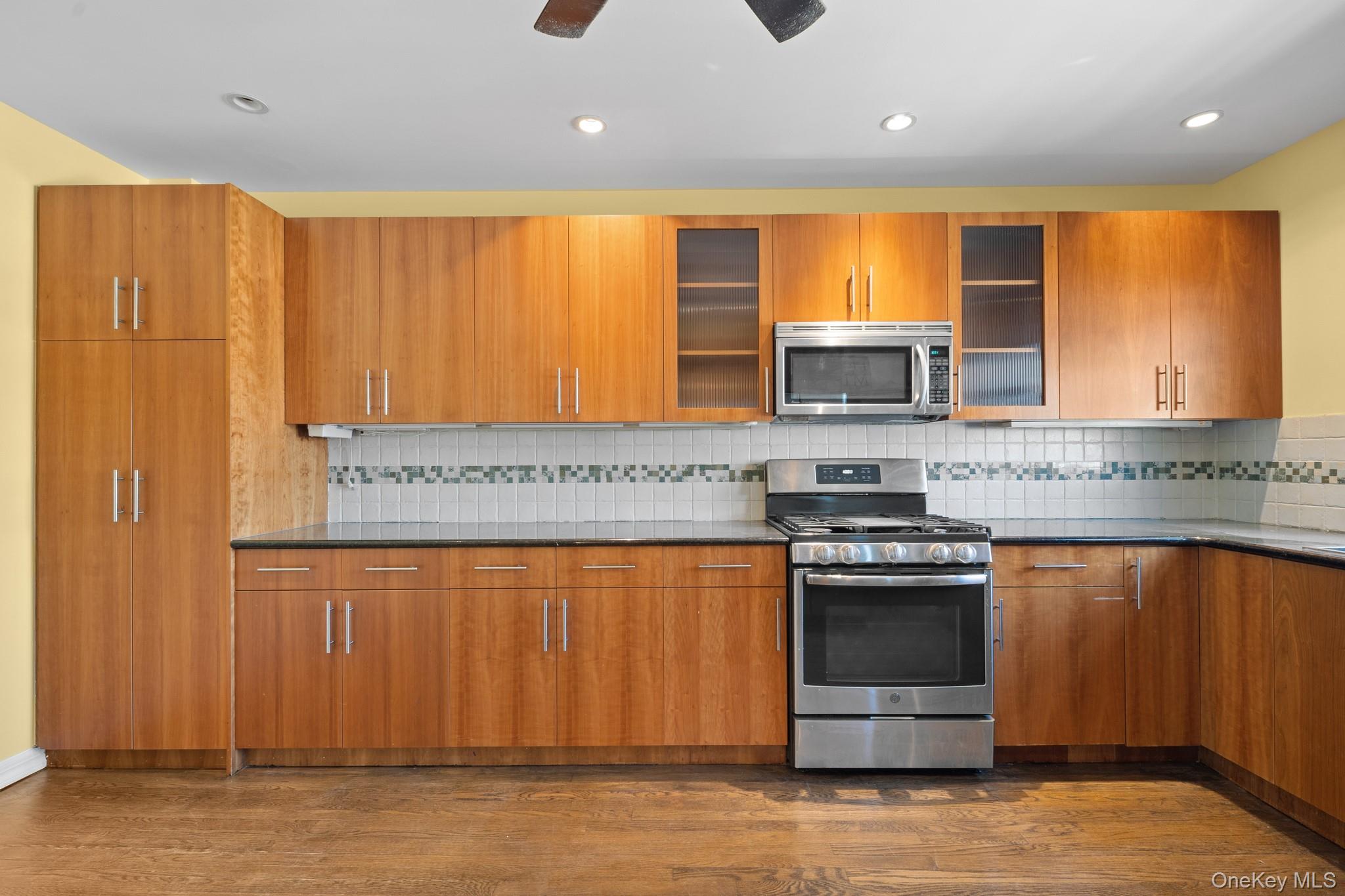 #12 photo, 40-40 203rd Street, クイーンズ区 Bayside , NY 11361