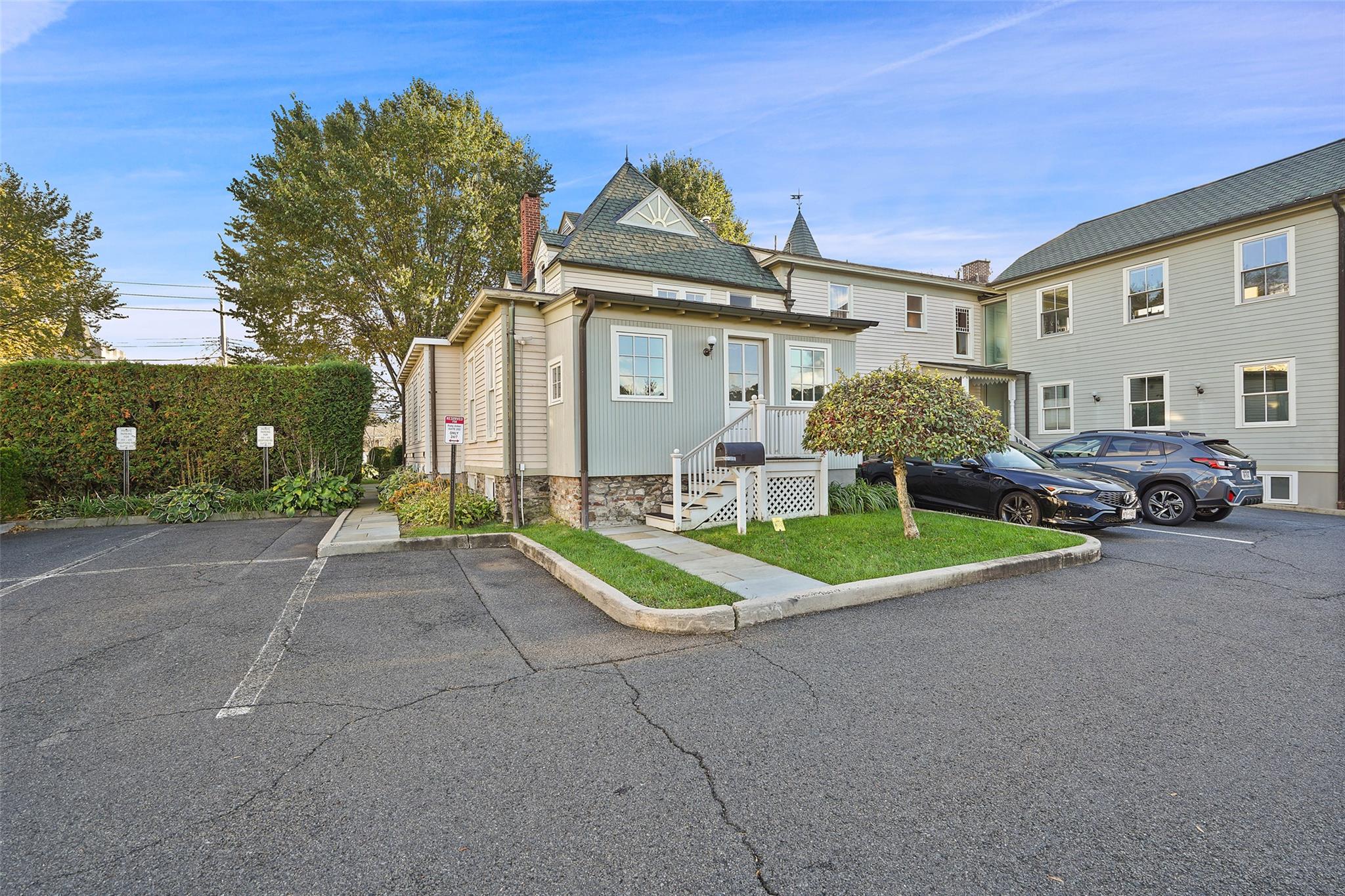 #4 photo, 413-415 Bedford Road, Pleasantville , NY 10570