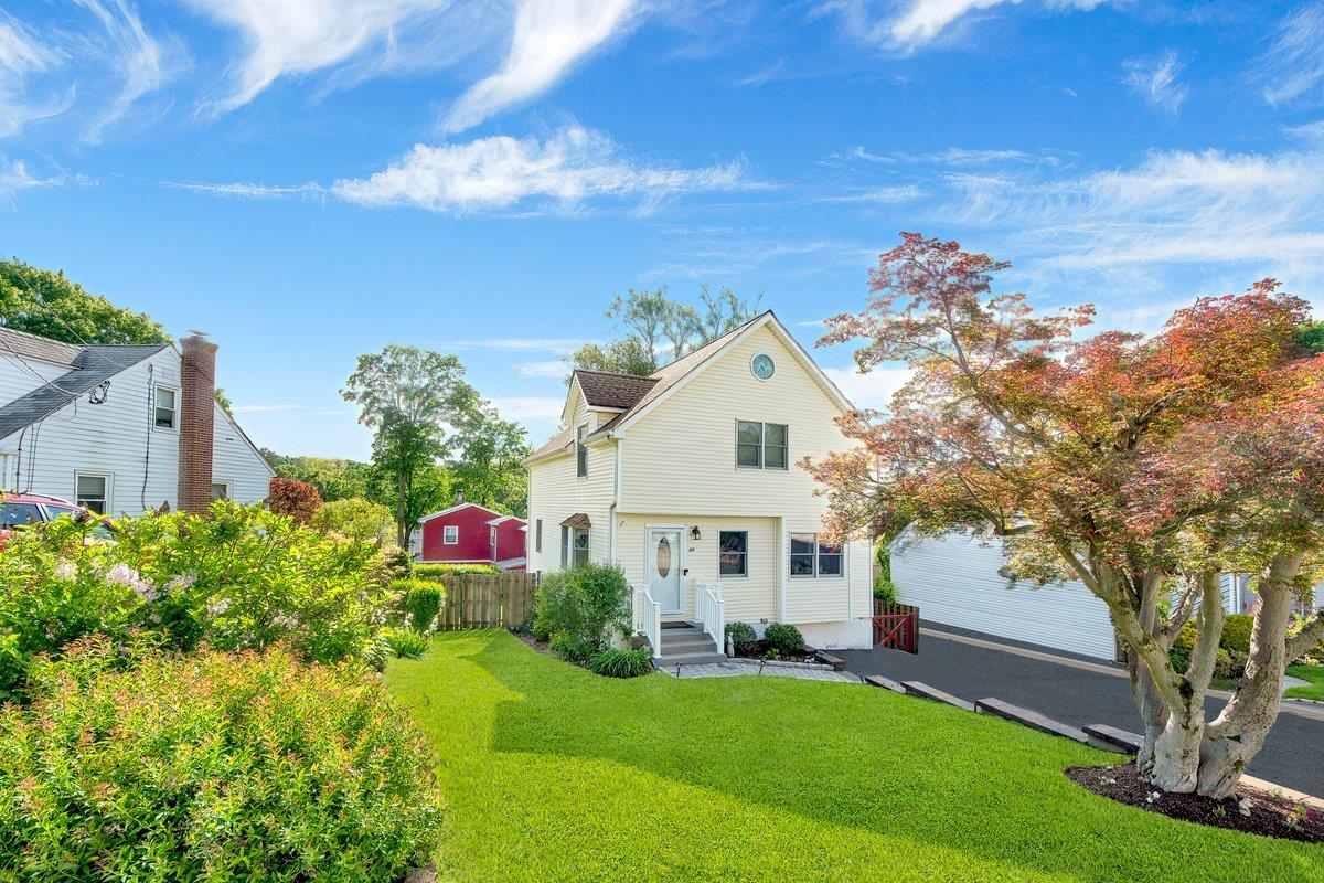 #1 photo, 22 Livingston Avenue, Valhalla , NY 10595