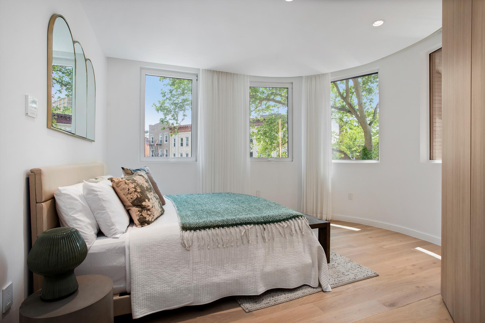 #17 photo, 128 WOODPOINT Road, Williamsburg,North , NY 11211