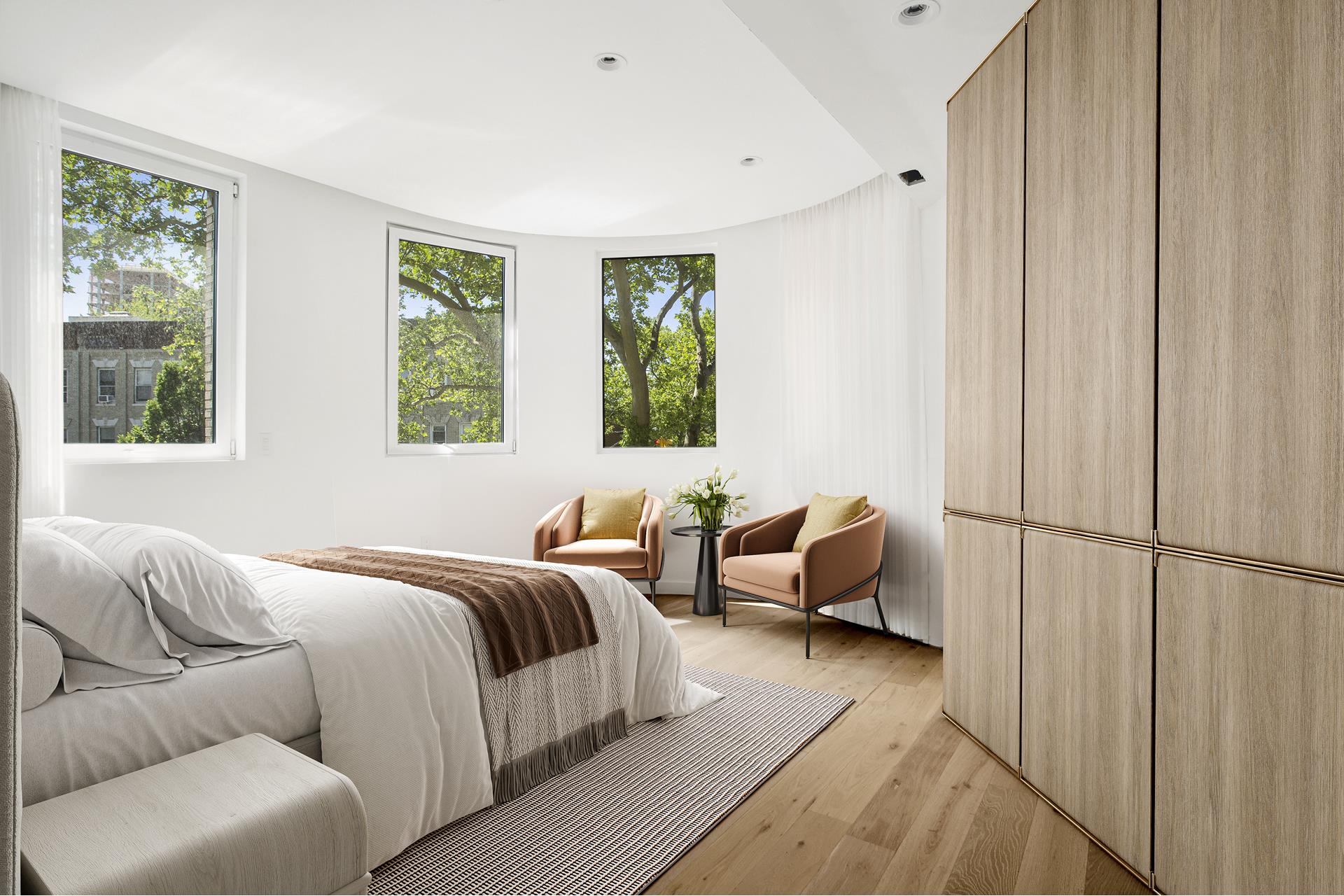 #6 photo, 128 WOODPOINT Road, Williamsburg,North , NY 11211