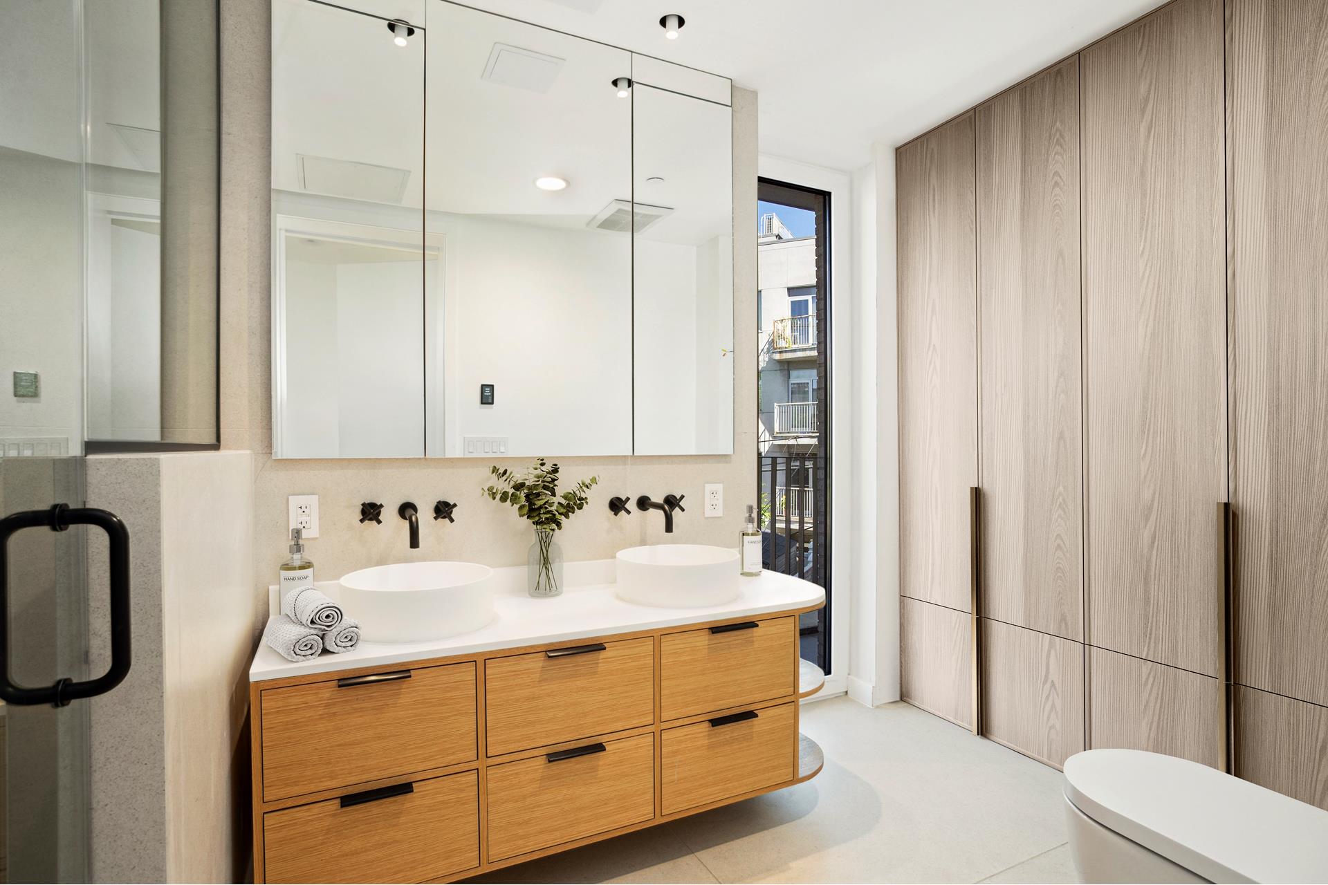 #7 photo, 128 WOODPOINT Road, Williamsburg,North , NY 11211