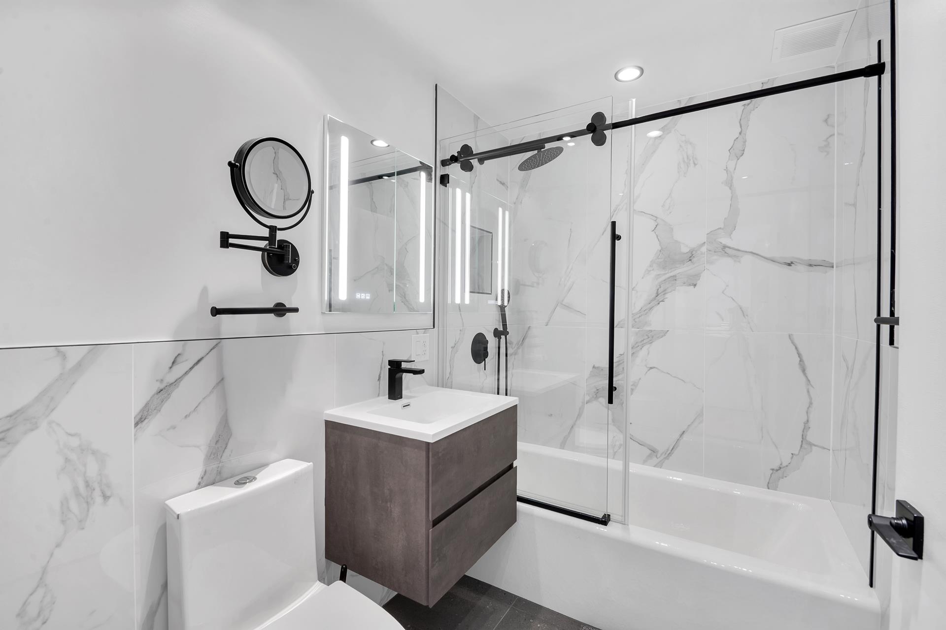 #5 photo, 199 BOWERY, マンハッタン Lower East Side , NY 10002