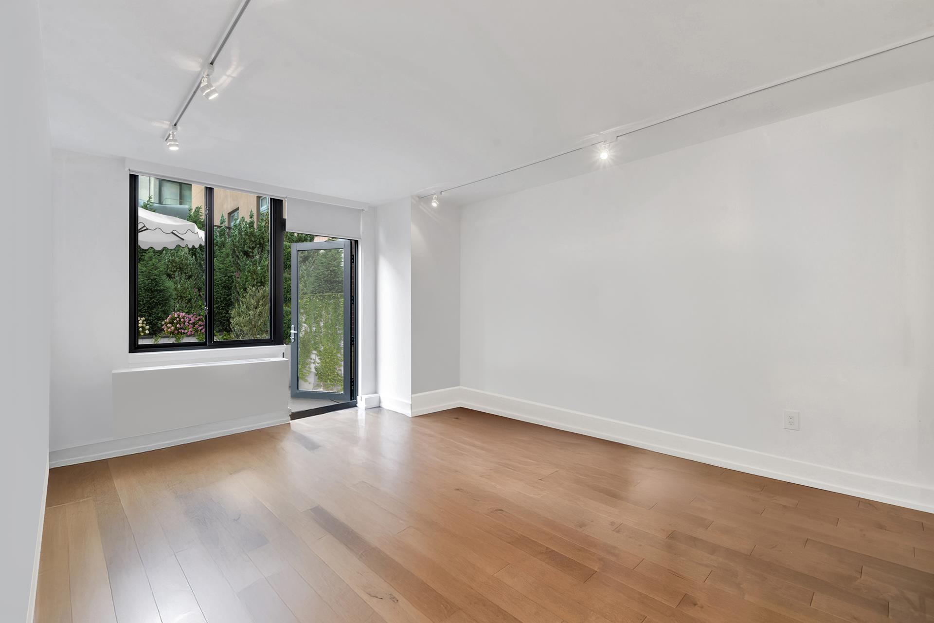 #7 photo, 199 BOWERY, マンハッタン Lower East Side , NY 10002