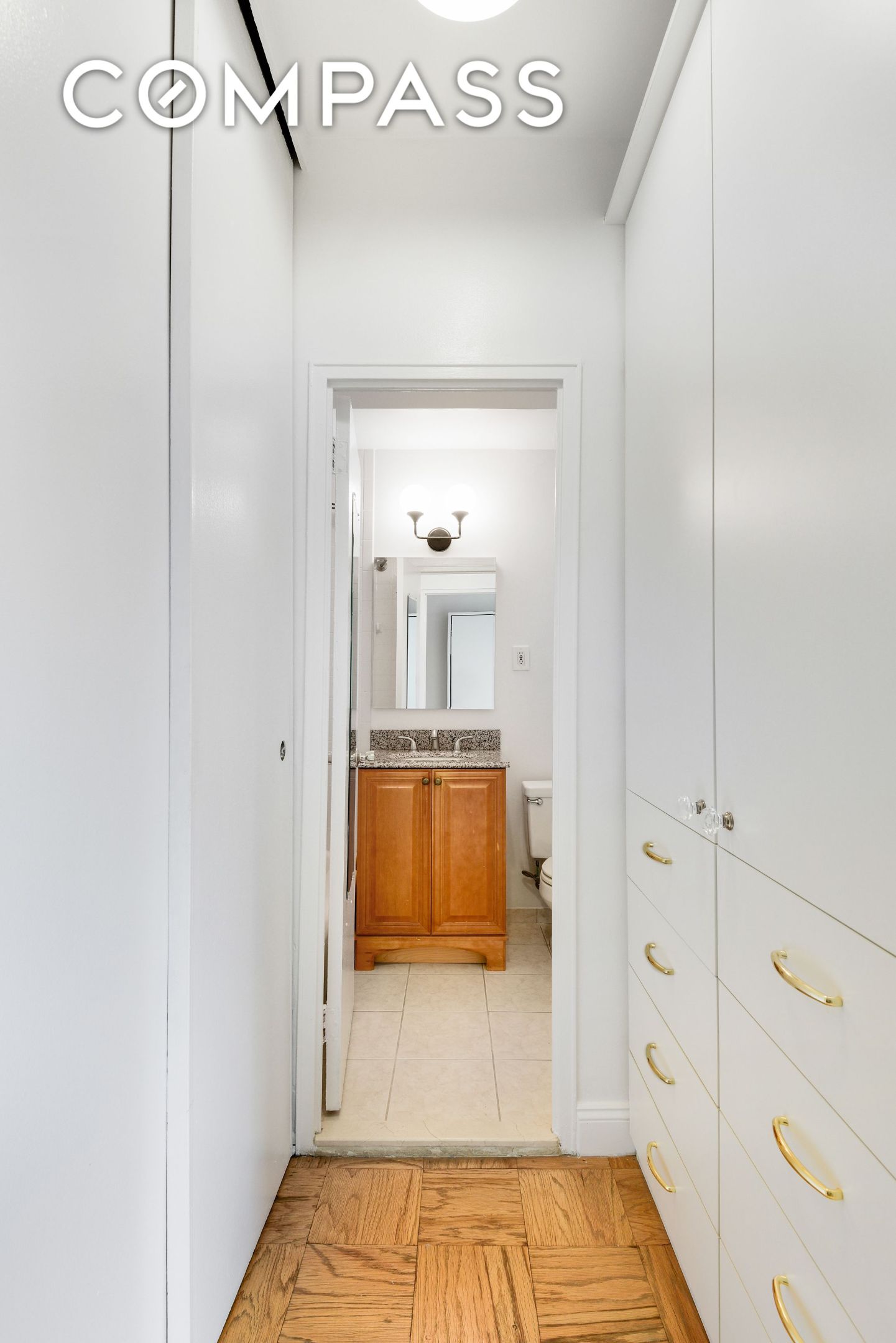 #14 photo, 305 E 40th Street, マンハッタン Murray Hill , NY 10016