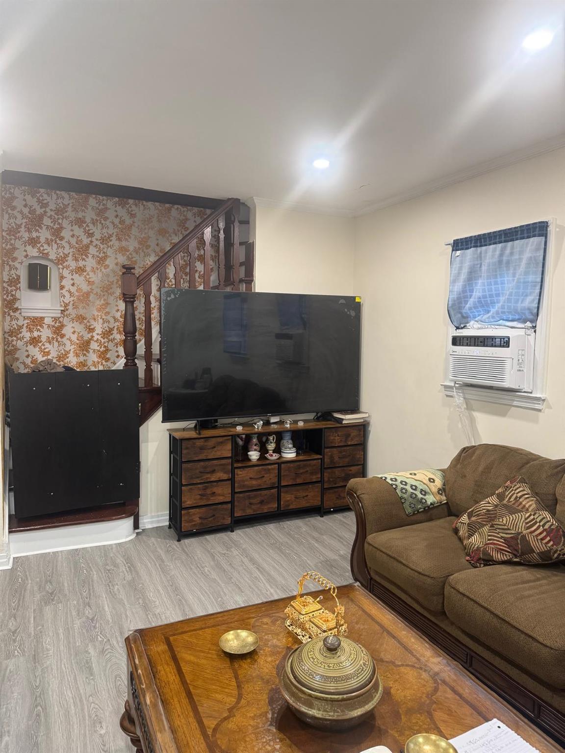 #12 photo, 8023 247th Street, クイーンズ区 Bellerose , NY 11426