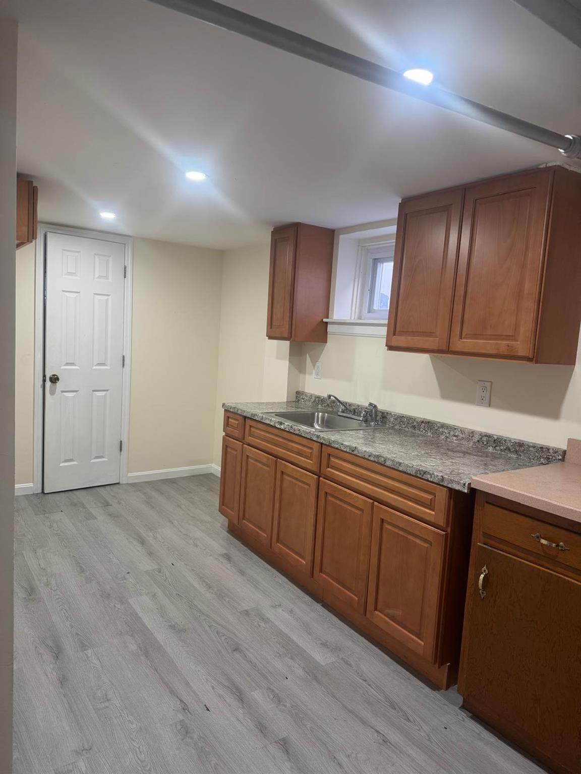 #13 photo, 8023 247th Street, クイーンズ区 Bellerose , NY 11426