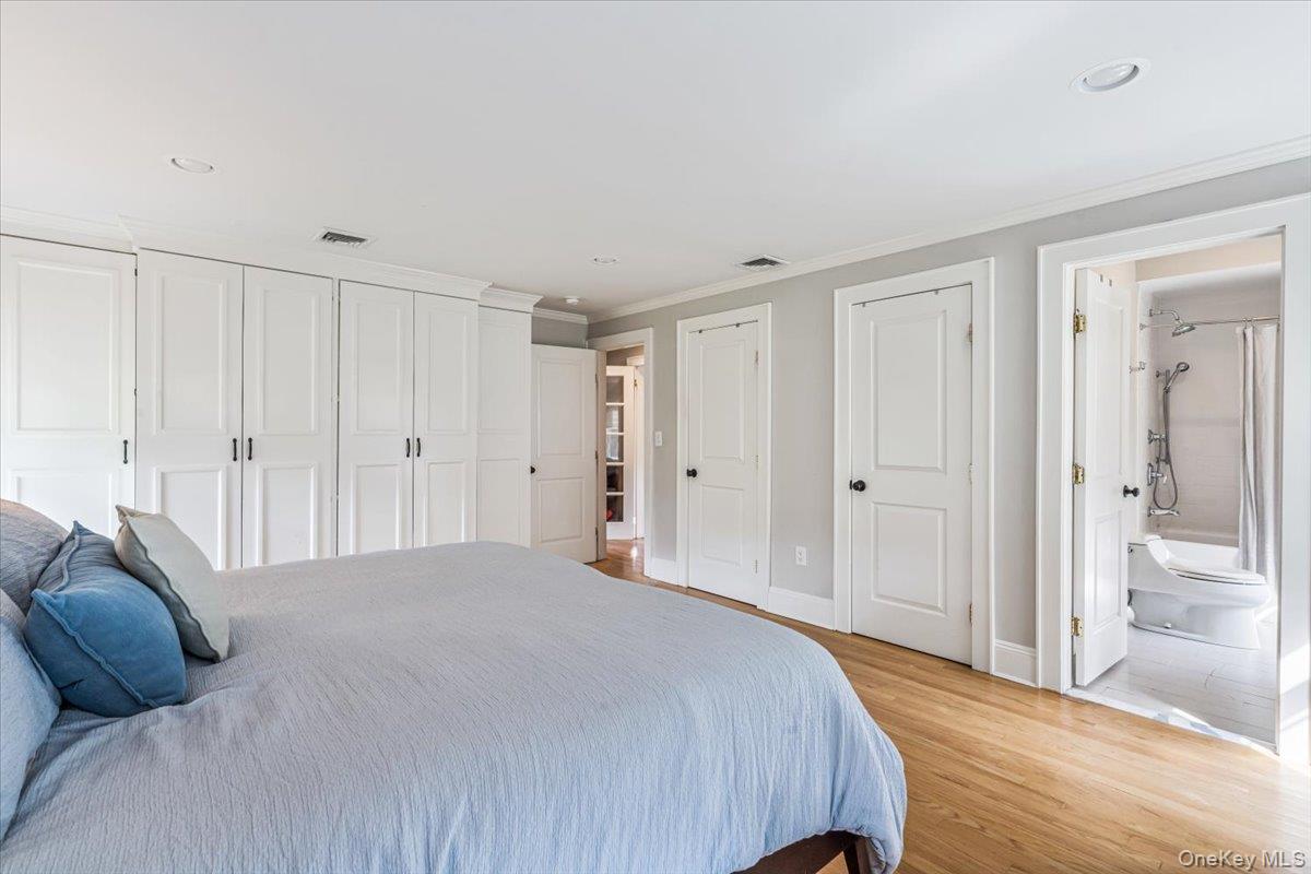 #20 photo, 130 Sands Point Road, Sands Point , NY 11050