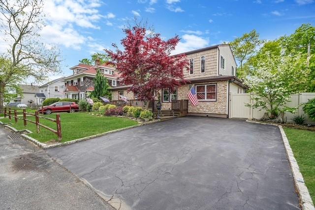 #2 photo, 2 Burnett Avenue, サフォーク郡 Bay Shore , NY 11706