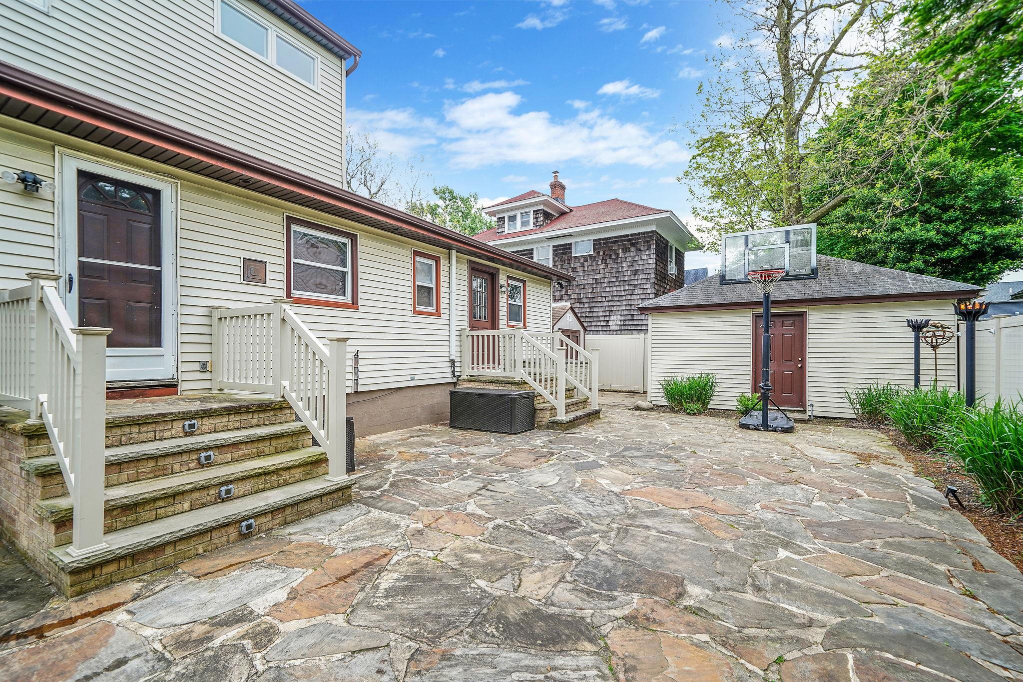 #20 photo, 2 Burnett Avenue, サフォーク郡 Bay Shore , NY 11706