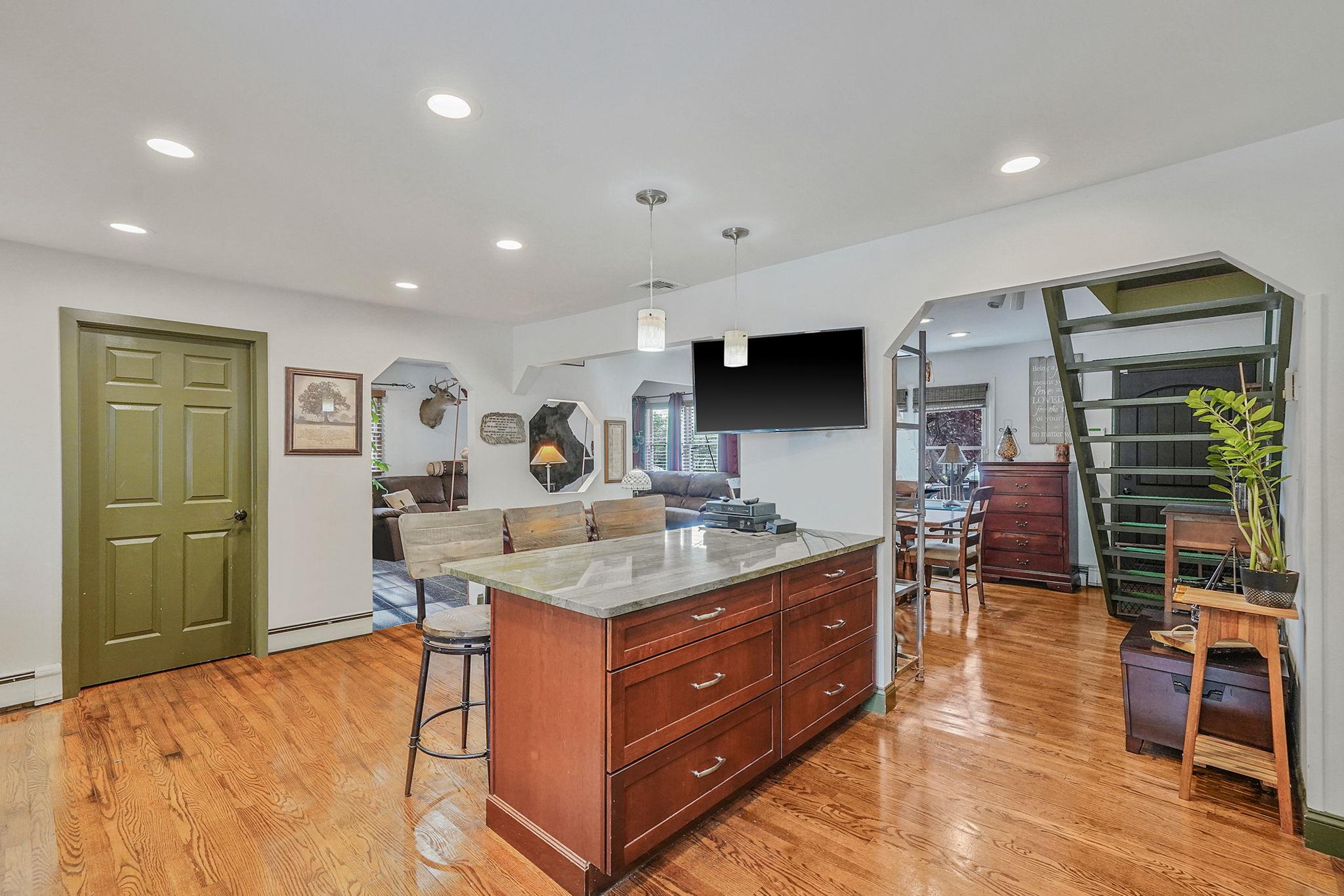 #5 photo, 2 Burnett Avenue, サフォーク郡 Bay Shore , NY 11706