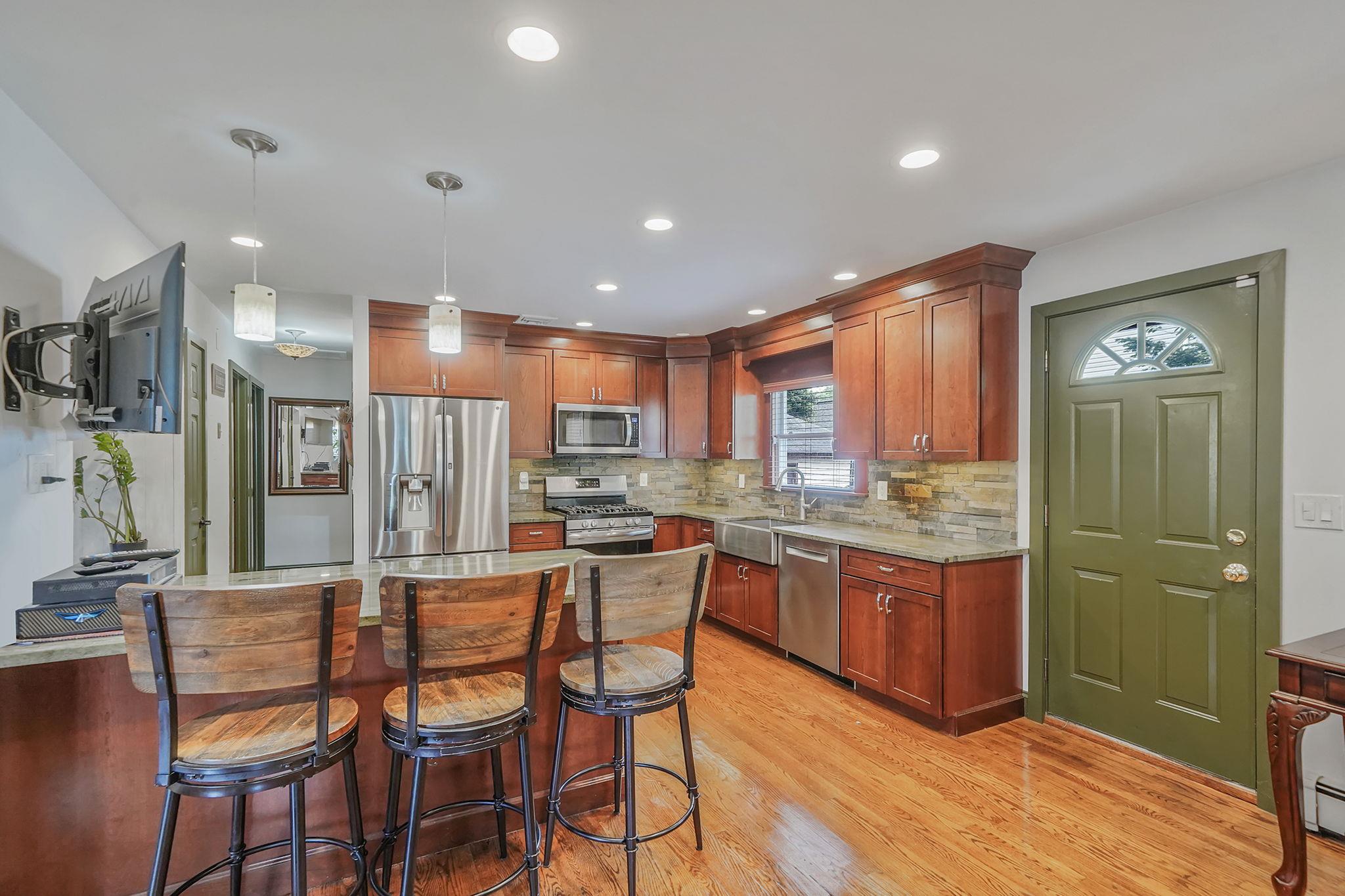 #7 photo, 2 Burnett Avenue, サフォーク郡 Bay Shore , NY 11706