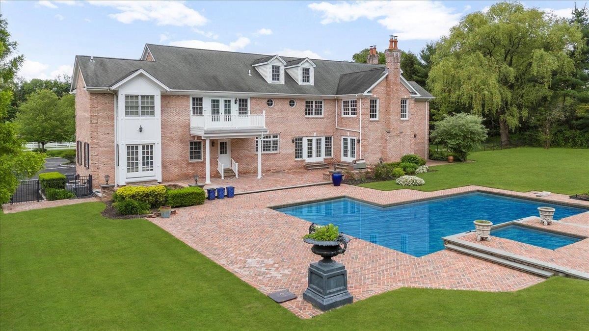 #7 photo, 2 Pen Mor Drive, Muttontown , NY 11732