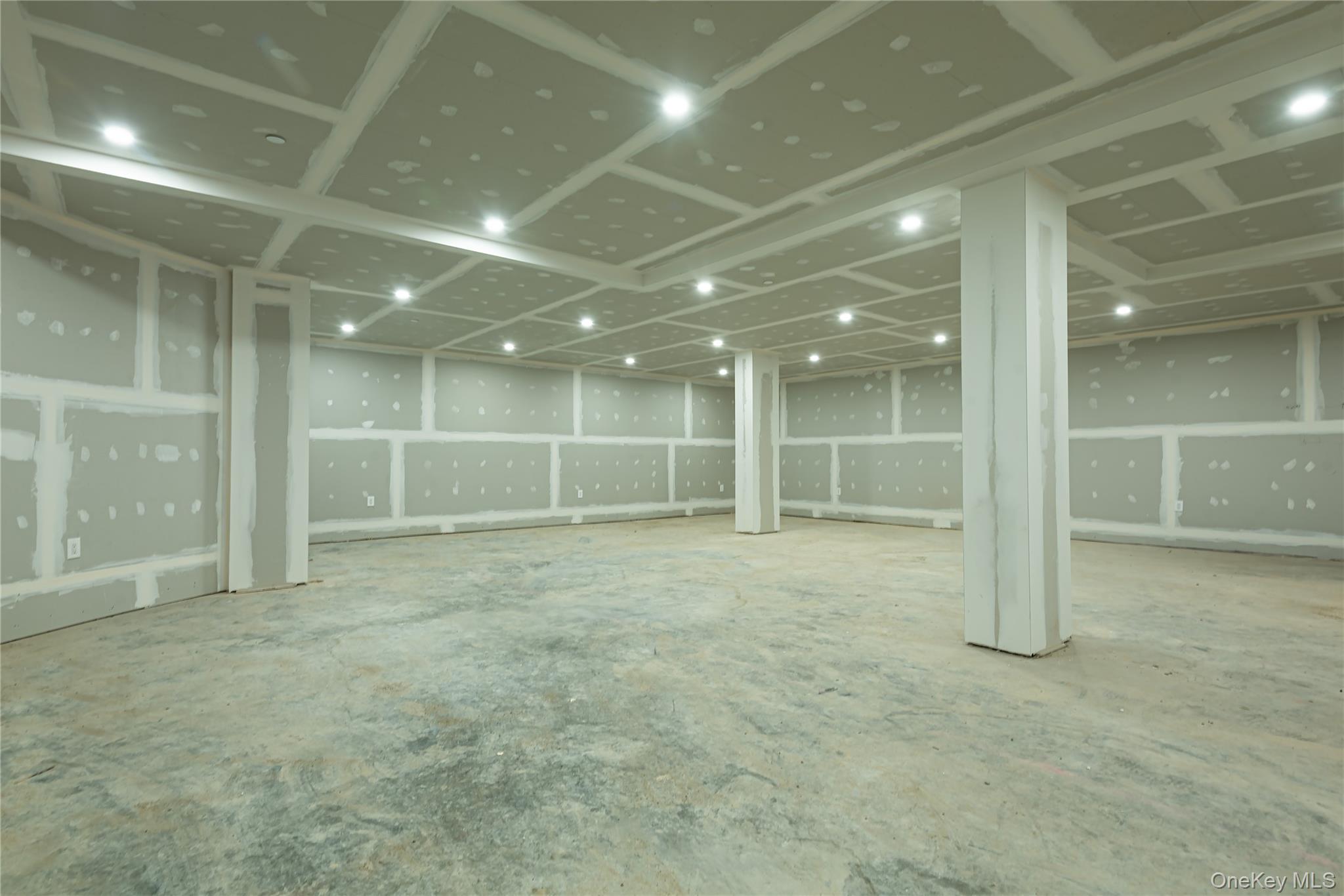 #2 photo, 30-43 31st Street, クイーンズ区 Astoria , NY 11102