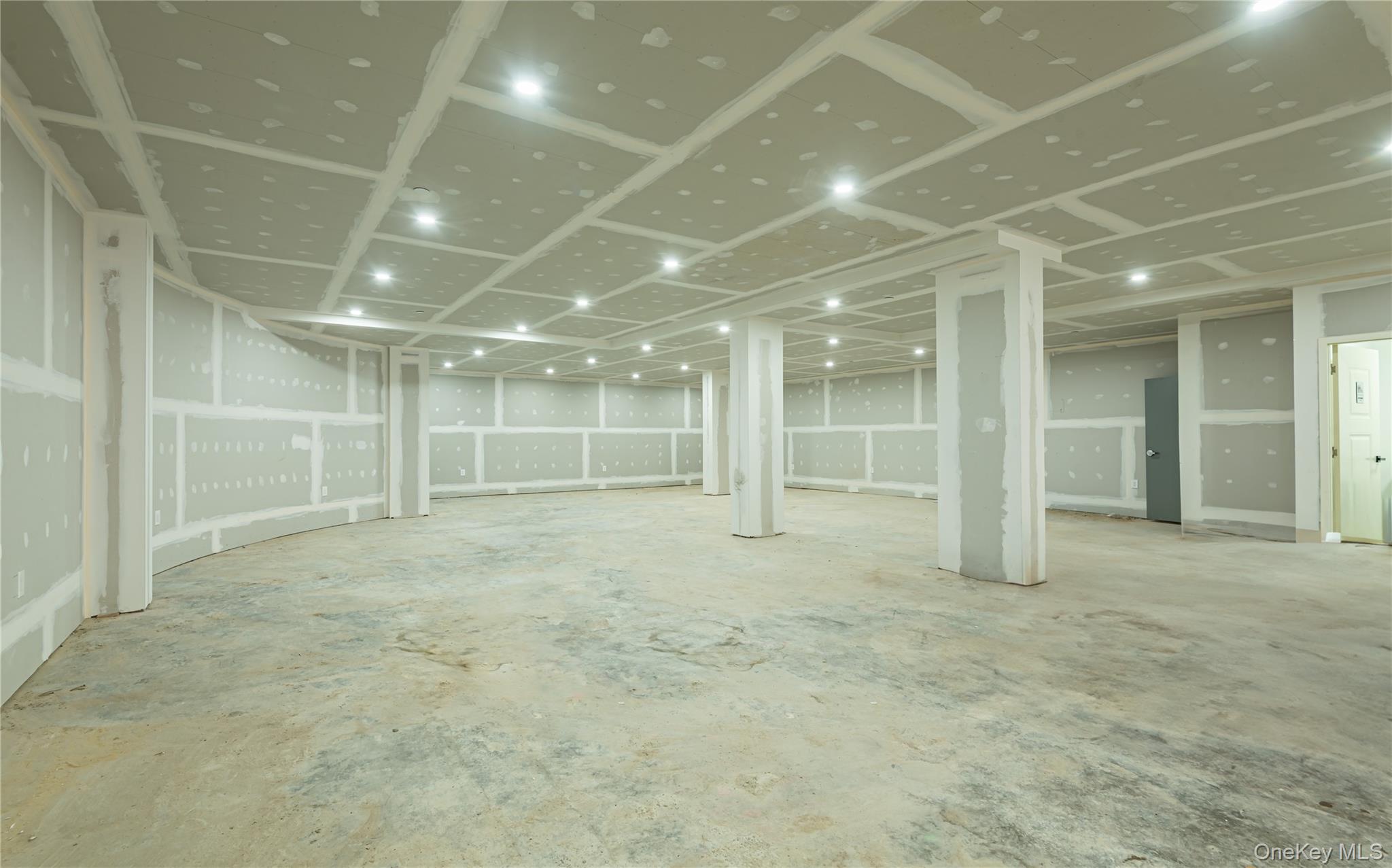 #3 photo, 30-43 31st Street, クイーンズ区 Astoria , NY 11102