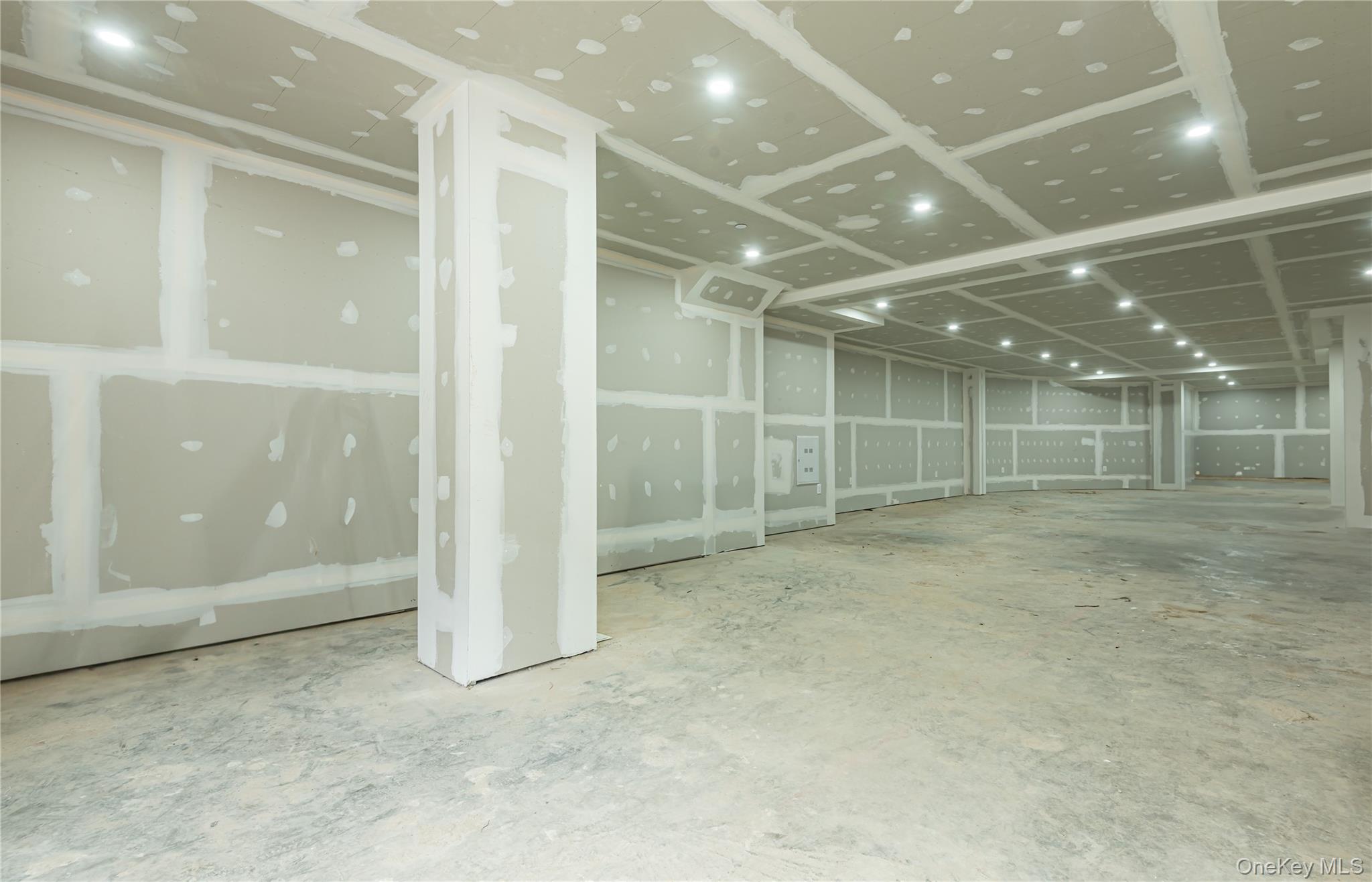 #4 photo, 30-43 31st Street, クイーンズ区 Astoria , NY 11102