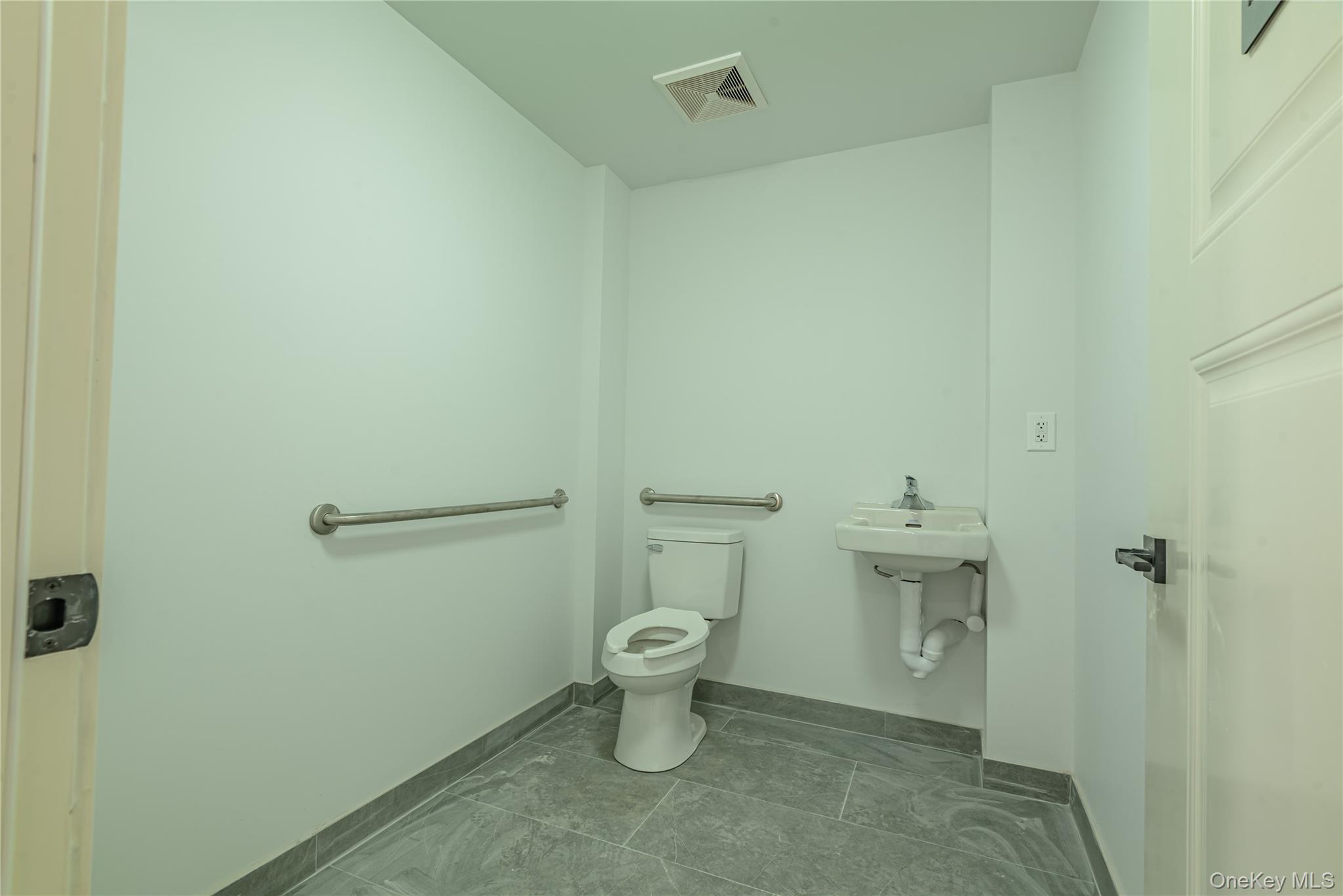 #12 photo, 30-43 31st Street, クイーンズ区 Astoria , NY 11102