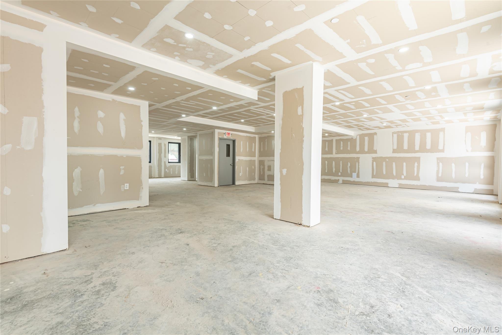 #2 photo, 30-43 31st Street, クイーンズ区 Astoria , NY 11102