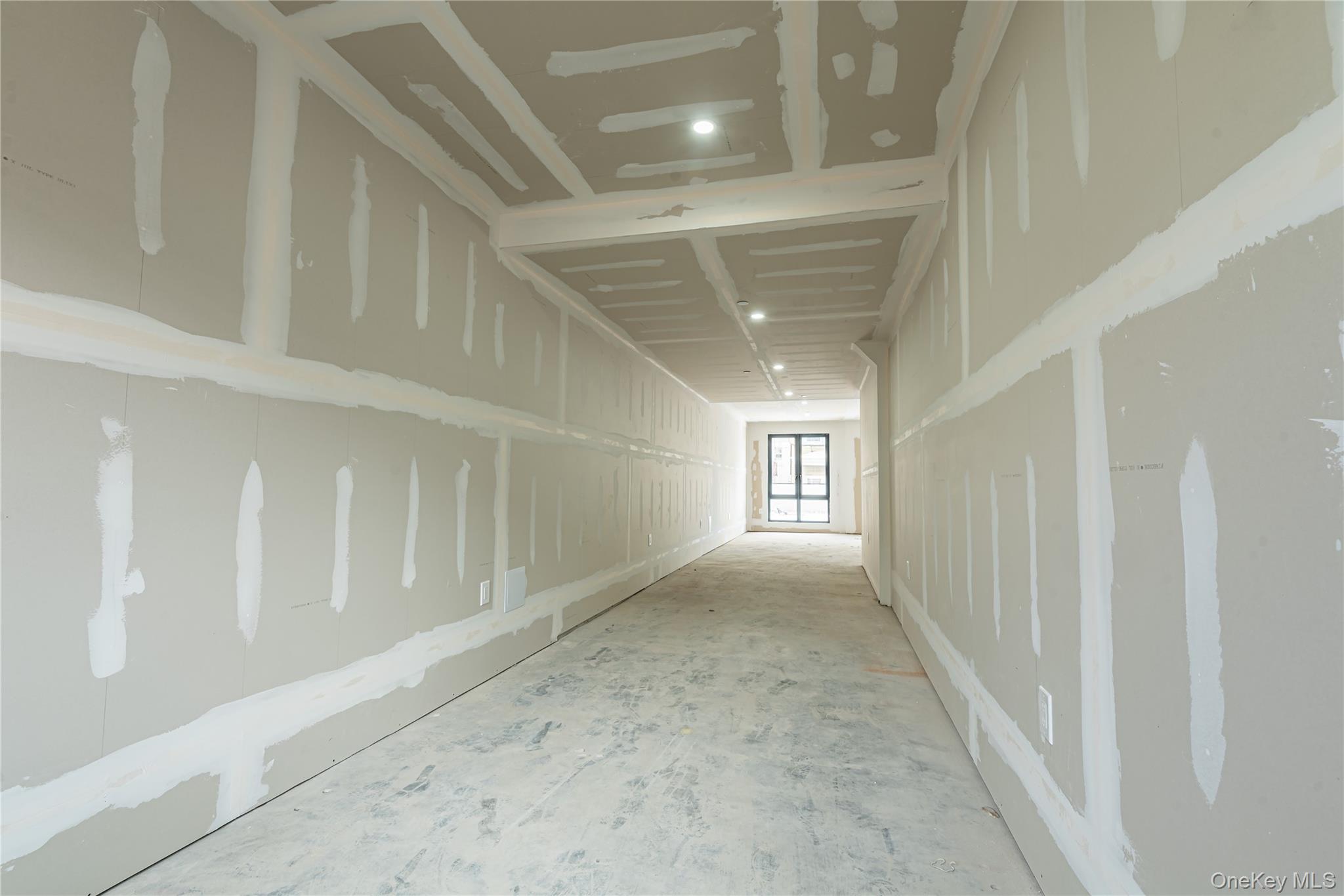 #5 photo, 30-43 31st Street, クイーンズ区 Astoria , NY 11102