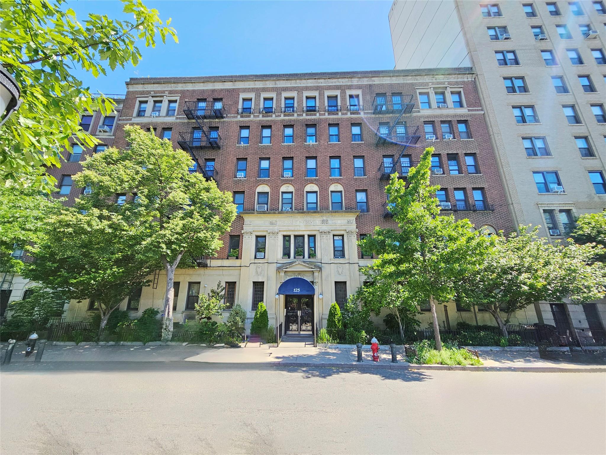 #1 photo, 125 Eastern Parkway, 布鲁克林 Brooklyn , NY 11238