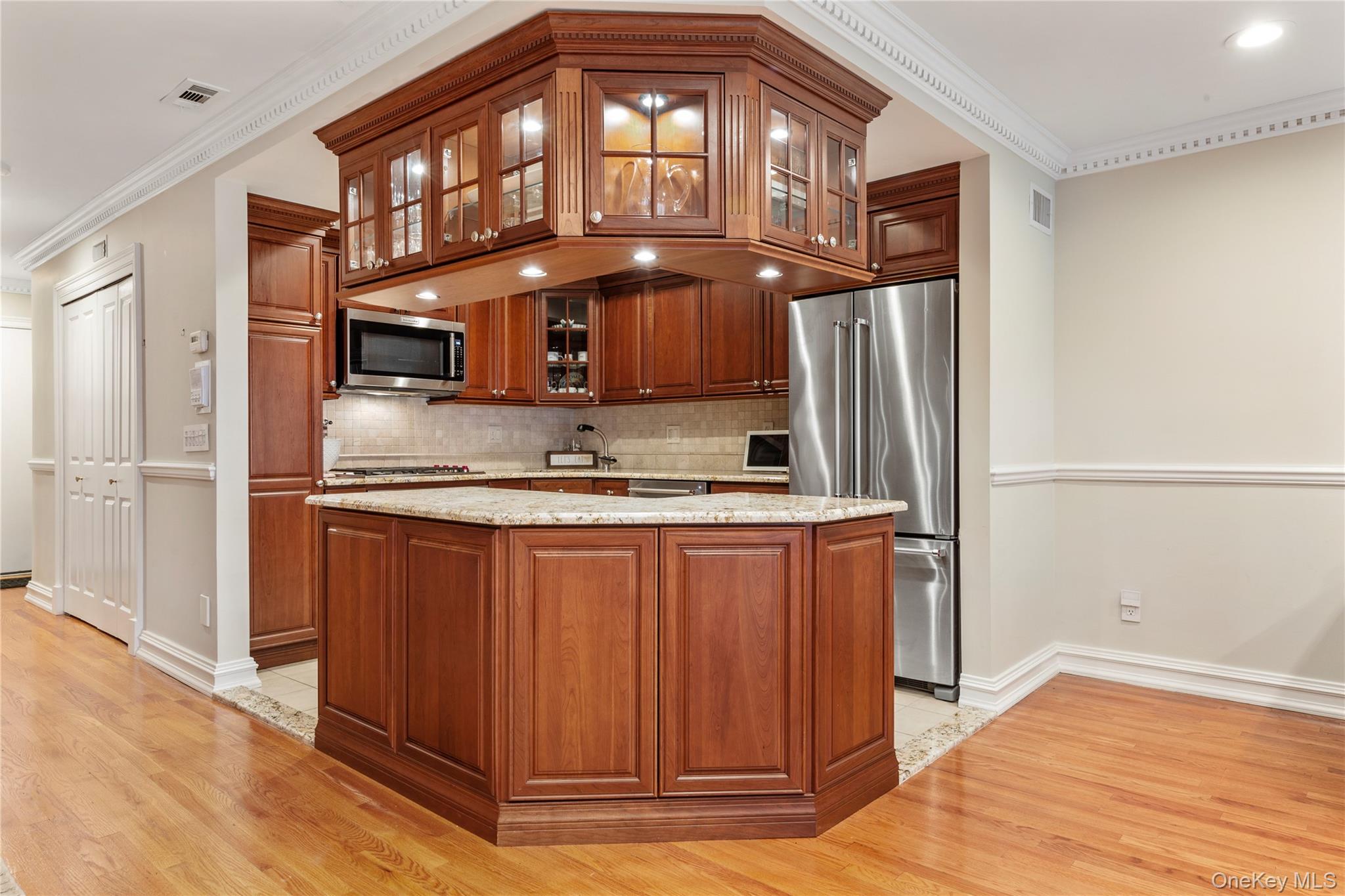 #19 photo, 1229 Estates Lane, Bayside , NY 11360