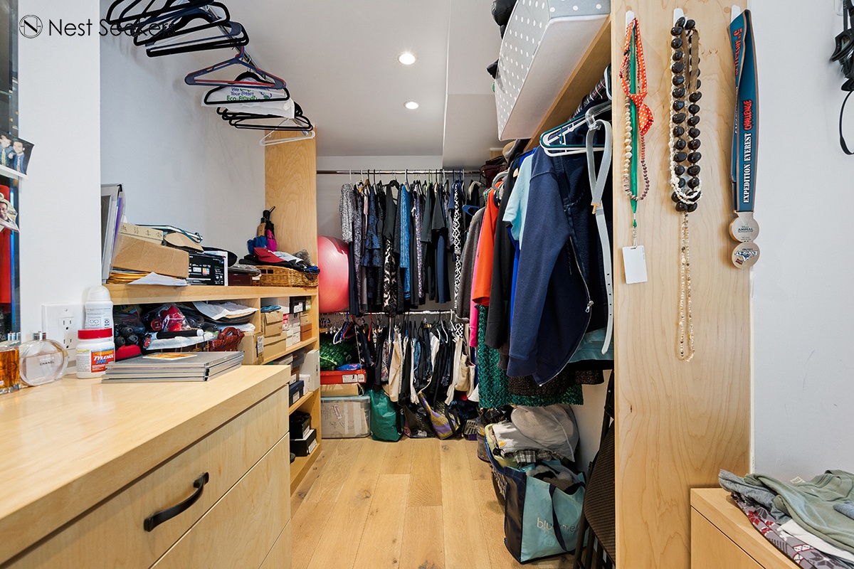 #11 photo, 215-217 E 96th Street, マンハッタン East Harlem , NY 10128