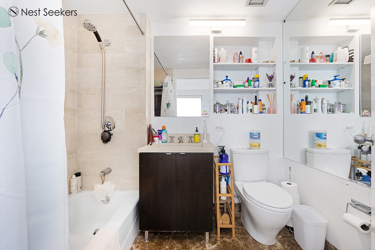 #13 photo, 215-217 E 96th Street, マンハッタン East Harlem , NY 10128