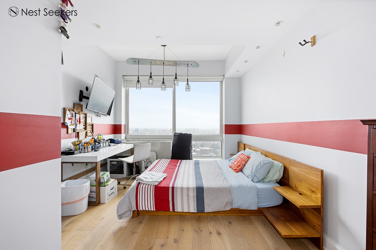 #14 photo, 215-217 E 96th Street, マンハッタン East Harlem , NY 10128