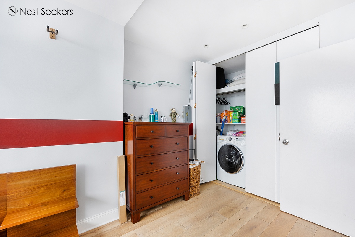 #15 photo, 215-217 E 96th Street, マンハッタン East Harlem , NY 10128