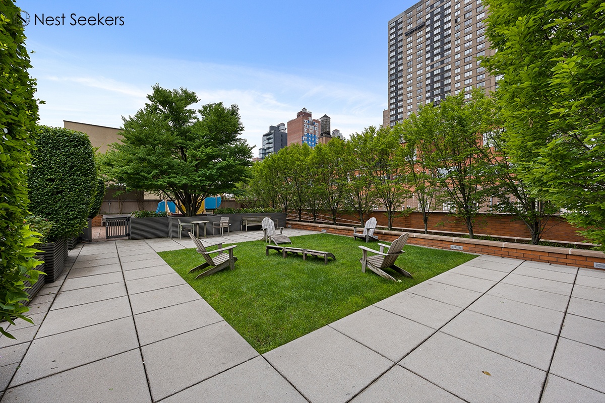 #18 photo, 215-217 E 96th Street, マンハッタン East Harlem , NY 10128