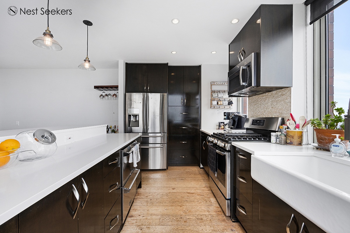 #6 photo, 215-217 E 96th Street, マンハッタン East Harlem , NY 10128