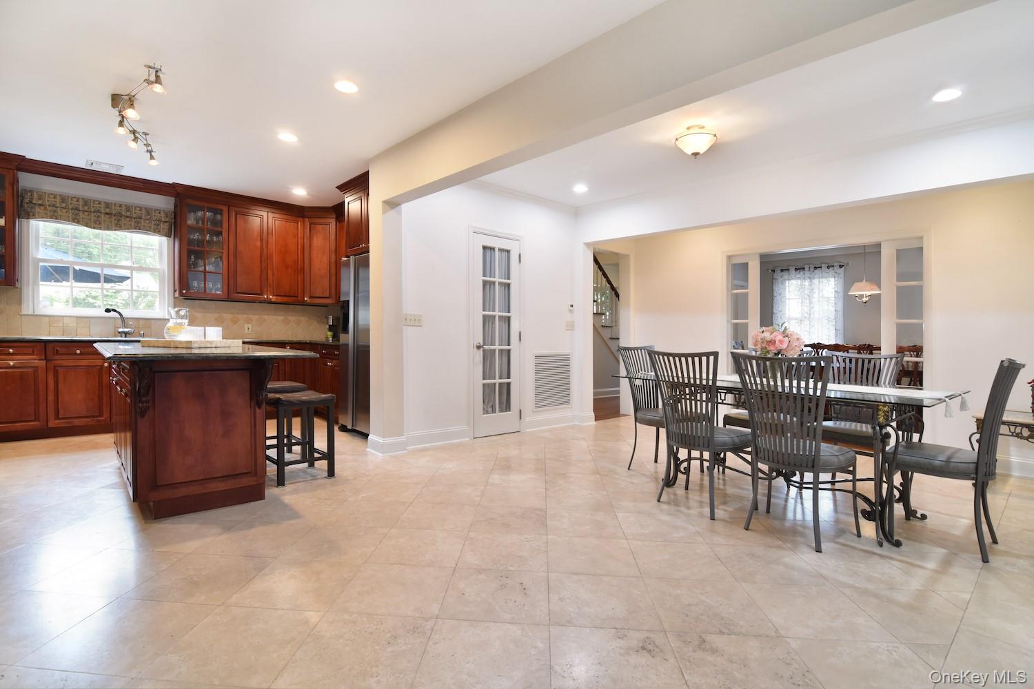 #10 photo, 6 Hazen Street, Pelham , NY 10803