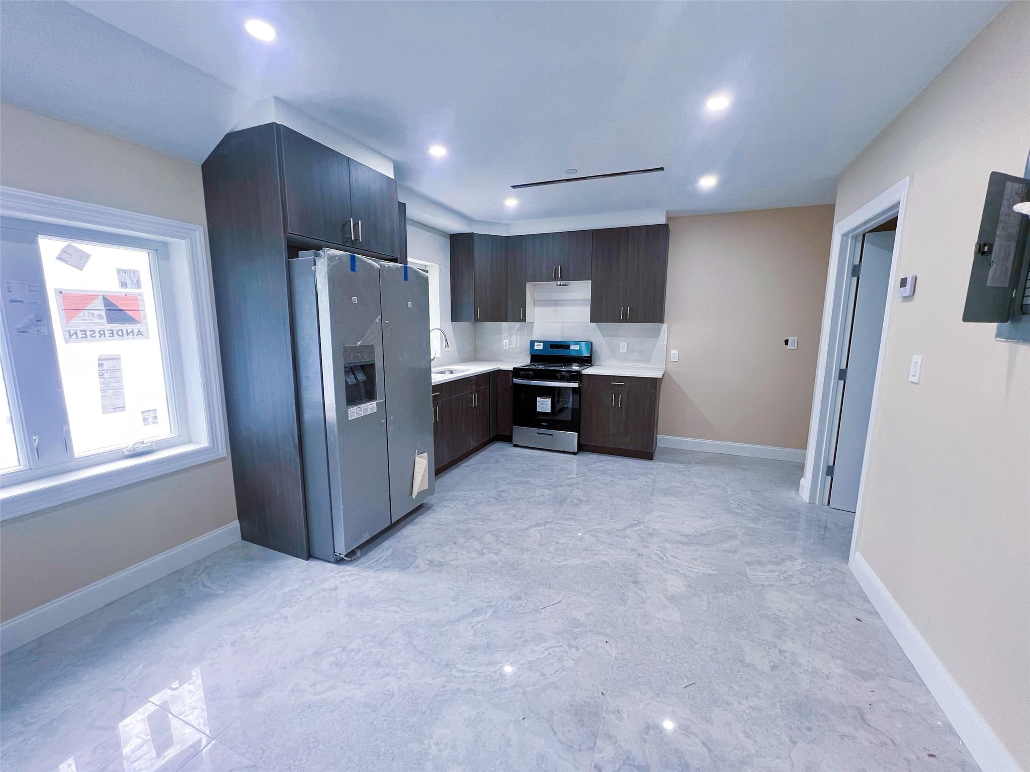 #17 photo, 208-02 47th Avenue, 皇后區 貝塞 Bayside , NY 11361