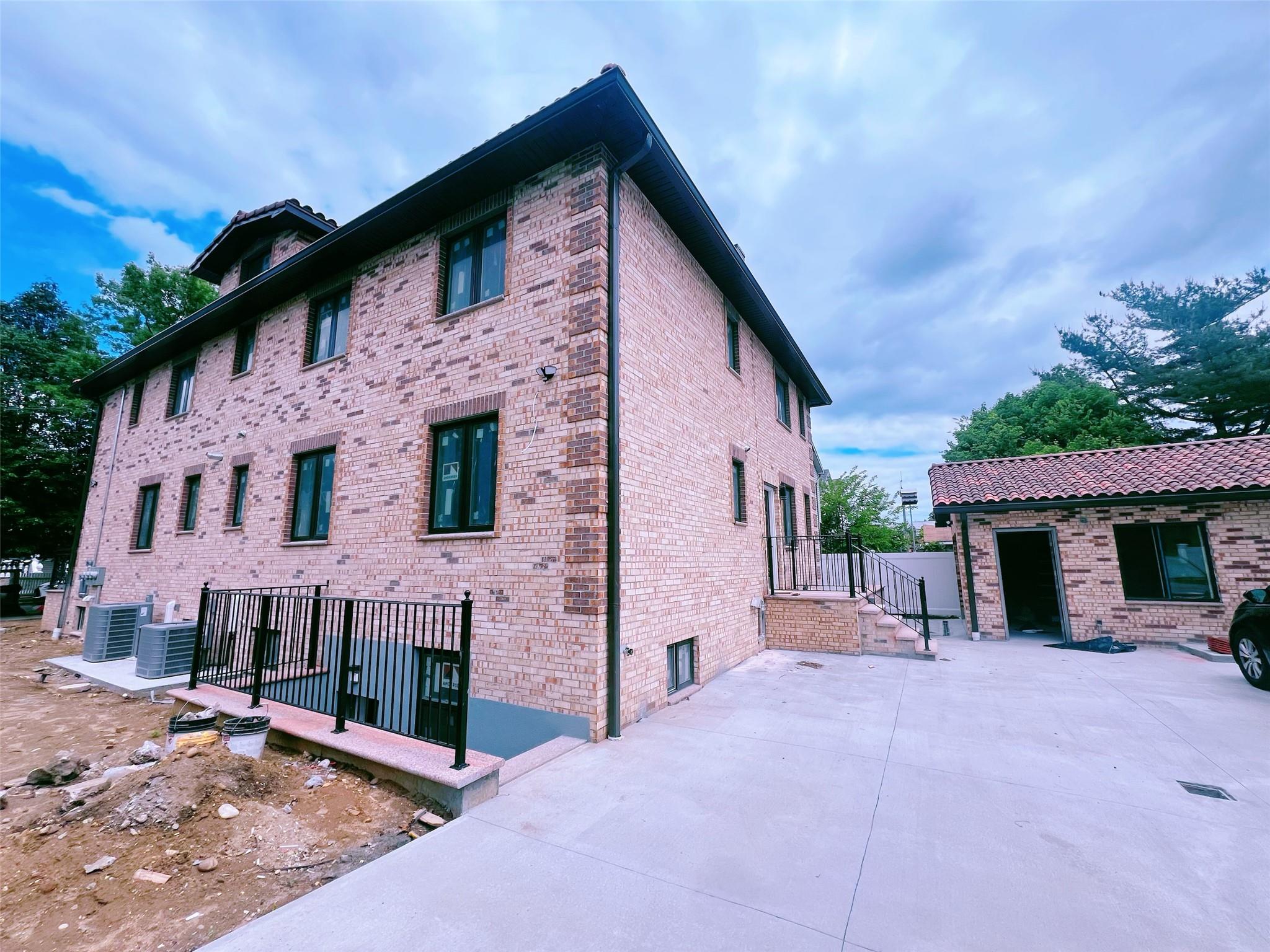 #2 photo, 208-02 47th Avenue, 皇后區 貝塞 Bayside , NY 11361