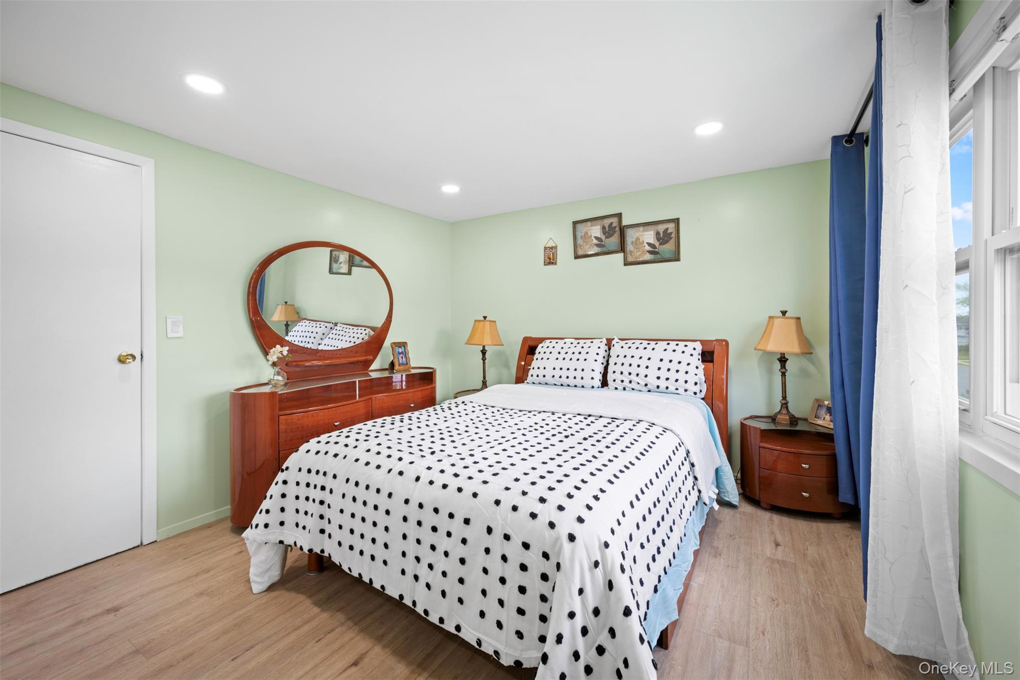 #19 photo, 21 Westgate Road, Massapequa Park , NY 11762