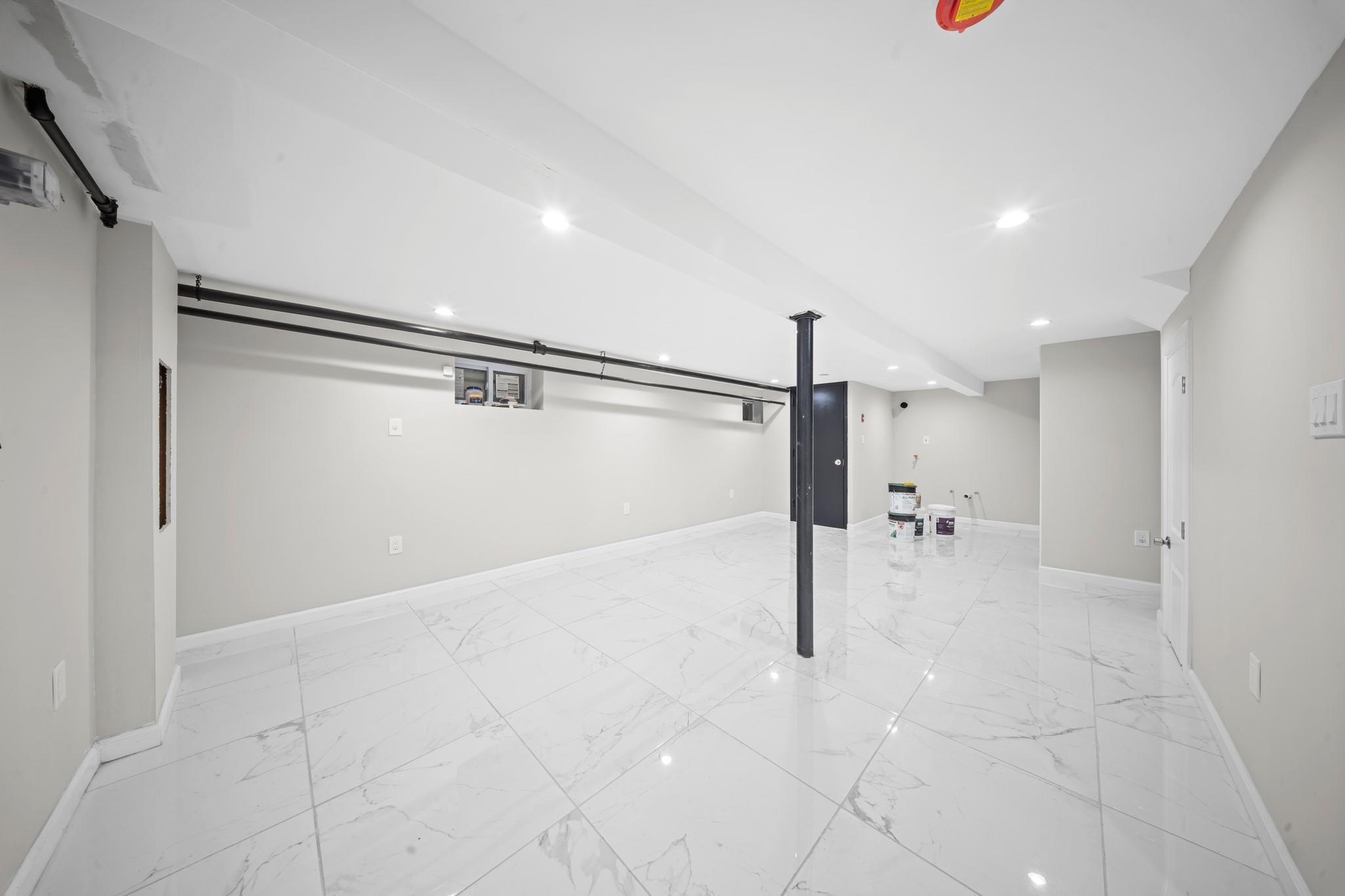 #18 photo, 11028 213th Street, Queens Village , NY 11429