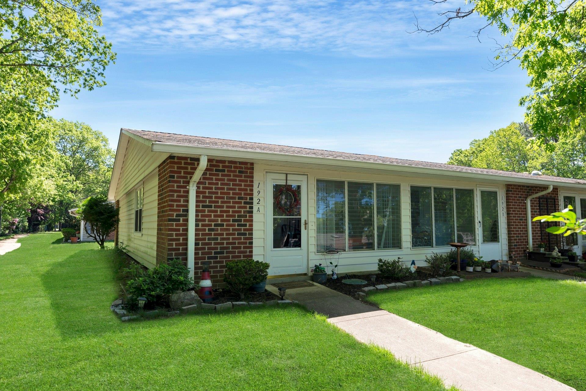 #1 photo, 192 Ventry Court, 東長島 Ridge , NY 11961