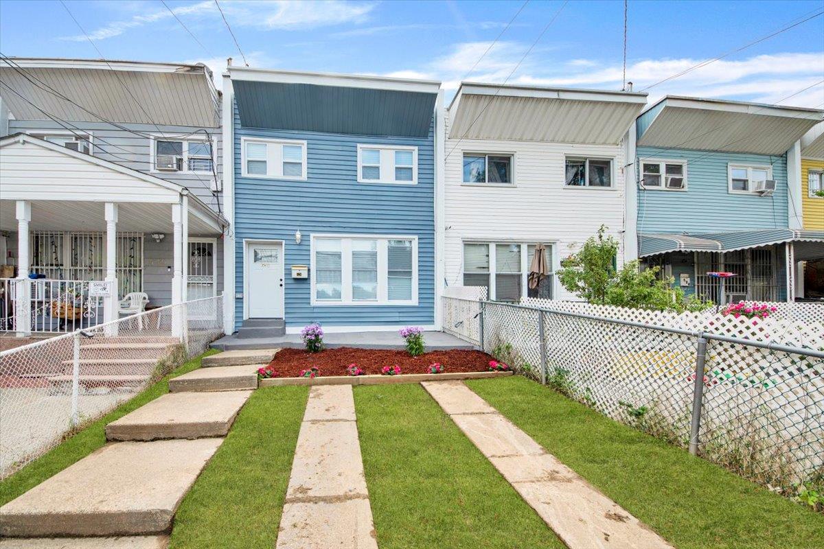 #1 photo, 528 Bolton Avenue, ব্রঙ্কস Bronx , NY 10473