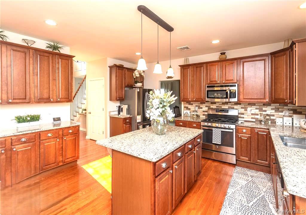 #5 photo, 38 Panorama Drive, New Windsor , NY 12553