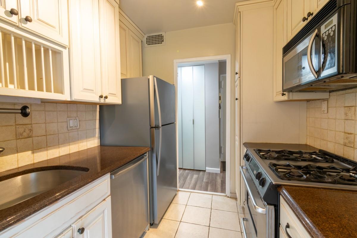 #7 photo, 240 Garth Road, Scarsdale , NY 10583