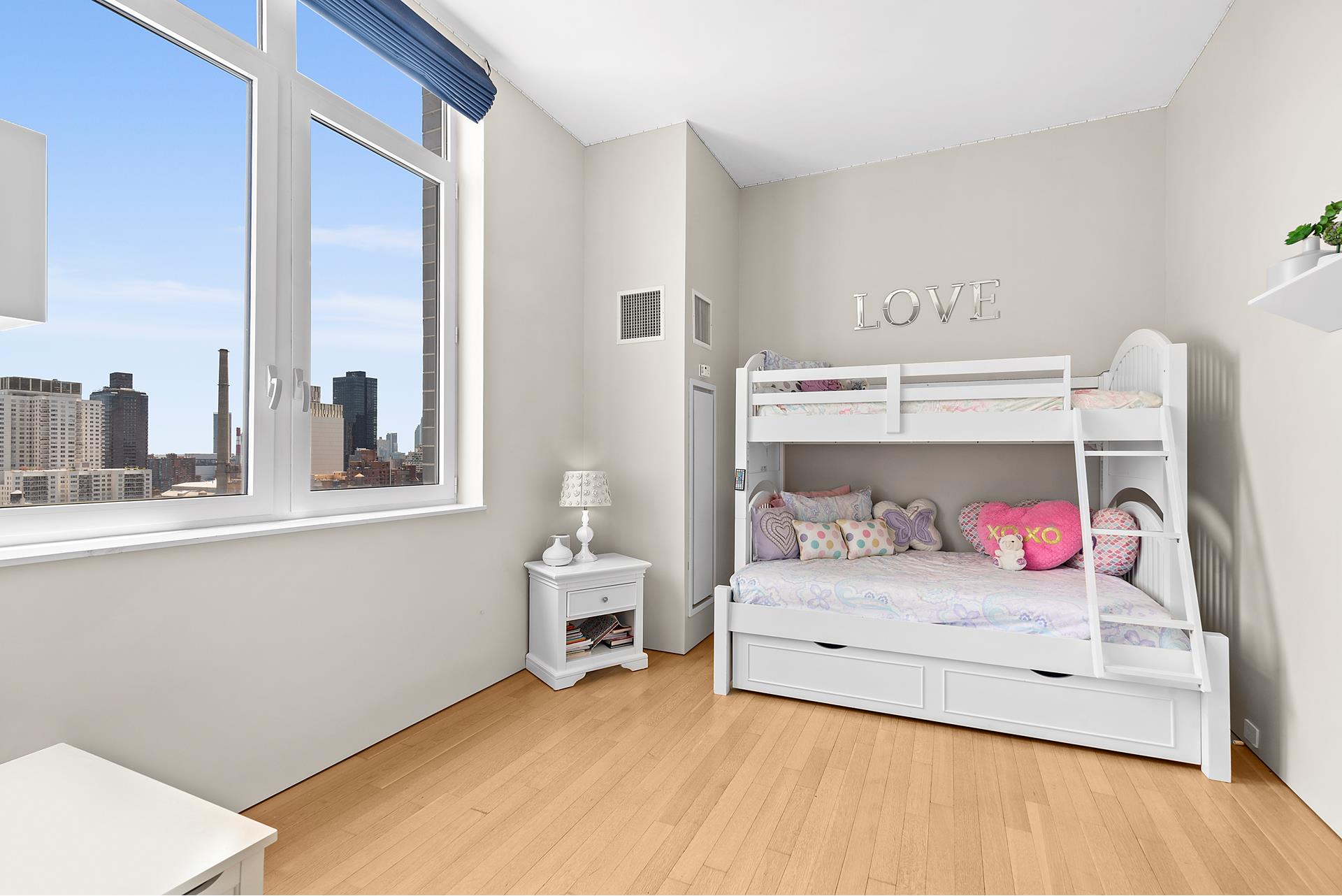 #12 photo, New York City, マンハッタン Lenox Hill , NY 10075