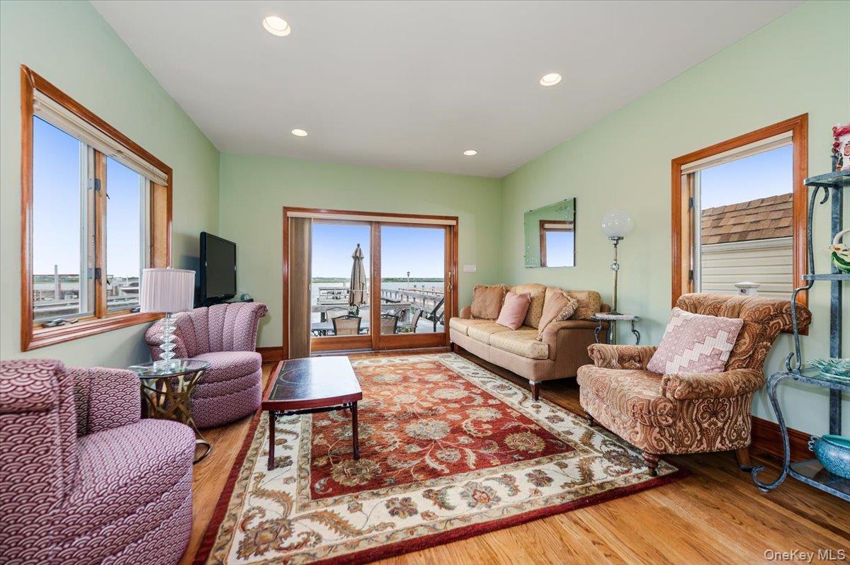 #13 photo, 991 W Park Avenue, ナッソー郡 Long Beach , NY 11561