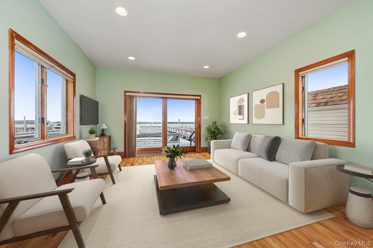 #14 photo, 991 W Park Avenue, ナッソー郡 Long Beach , NY 11561