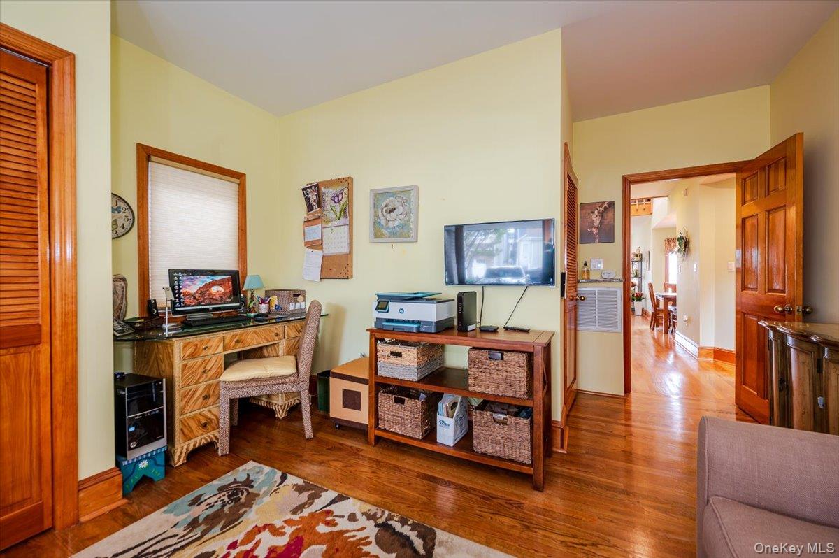 #19 photo, 991 W Park Avenue, ナッソー郡 Long Beach , NY 11561