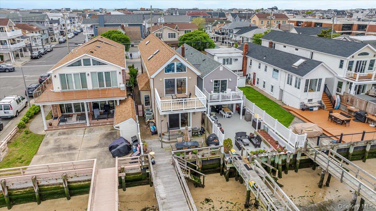 #2 photo, 991 W Park Avenue, ナッソー郡 Long Beach , NY 11561